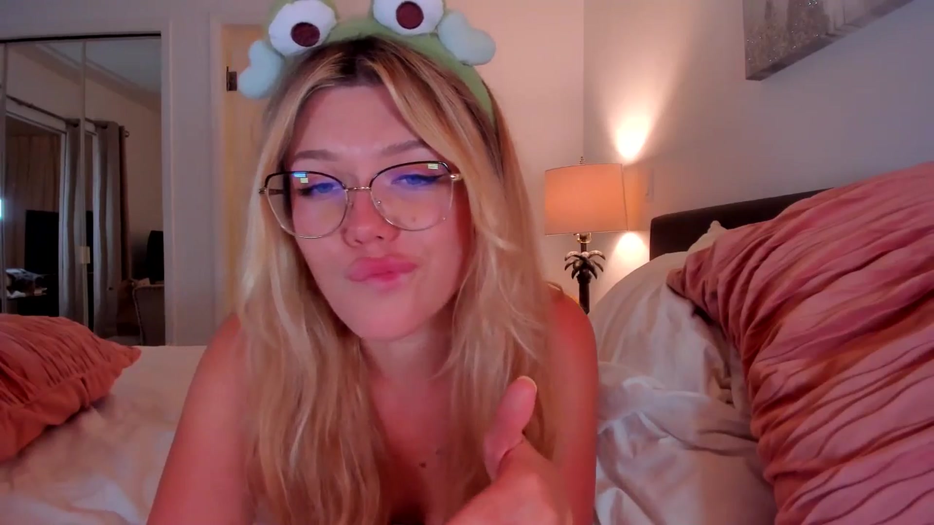 Gallery image thumbnail from Just_Vi's myfreecams stream on, 10/11/2025, 08:19 image 11 of 20