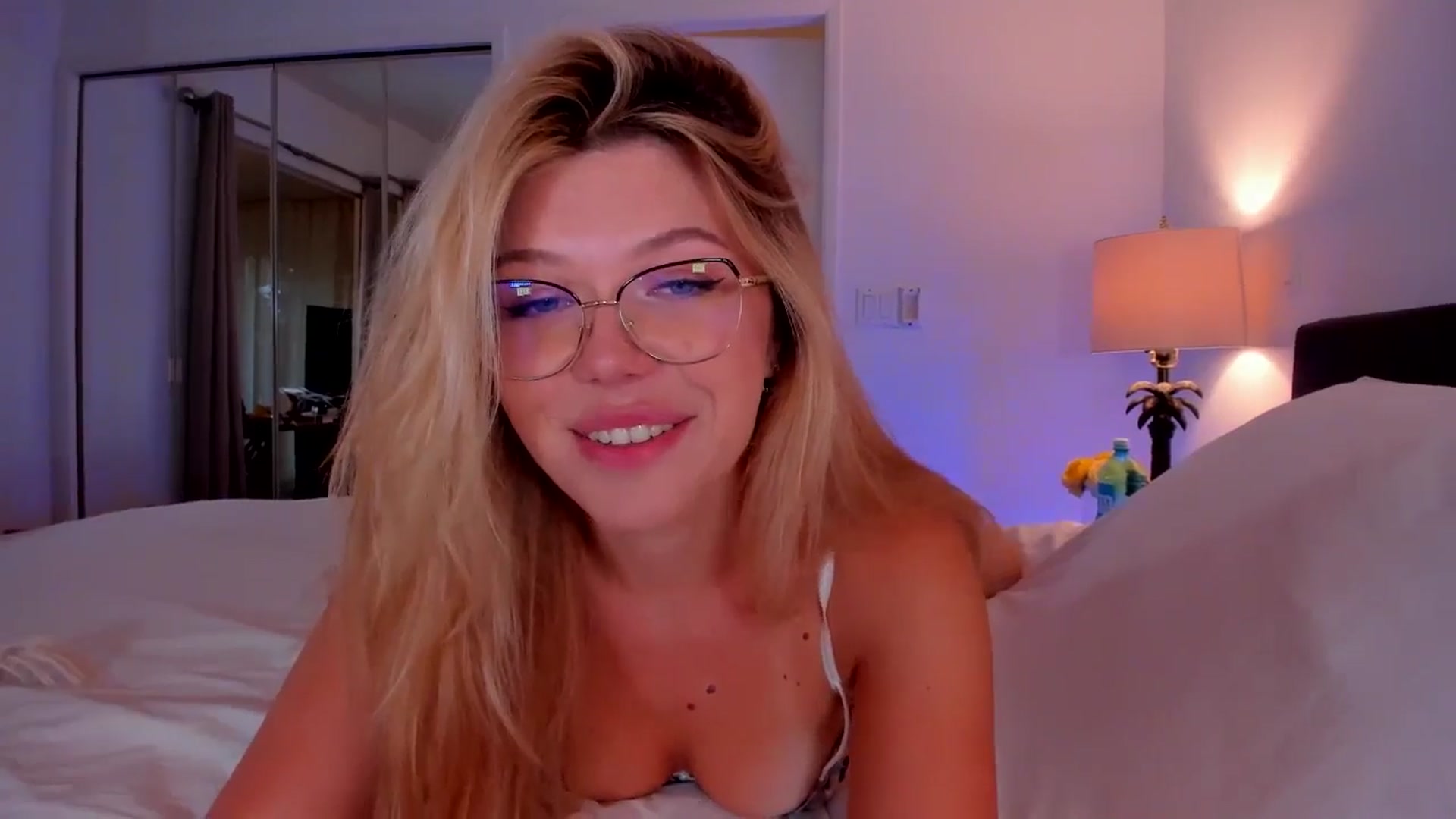 Gallery image thumbnail from Just_Vi's myfreecams stream on, 10/14/2025, 06:01 image 13 of 20