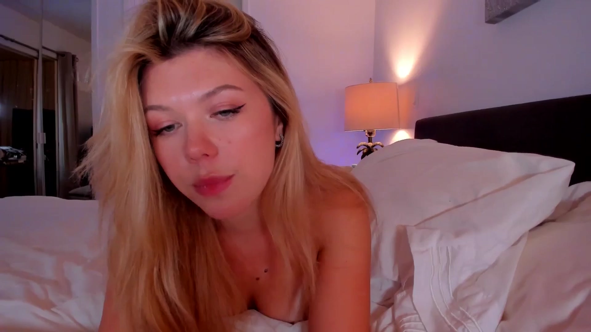 Gallery image thumbnail from Just_Vi's myfreecams stream on, 10/14/2025, 06:01 image 17 of 20