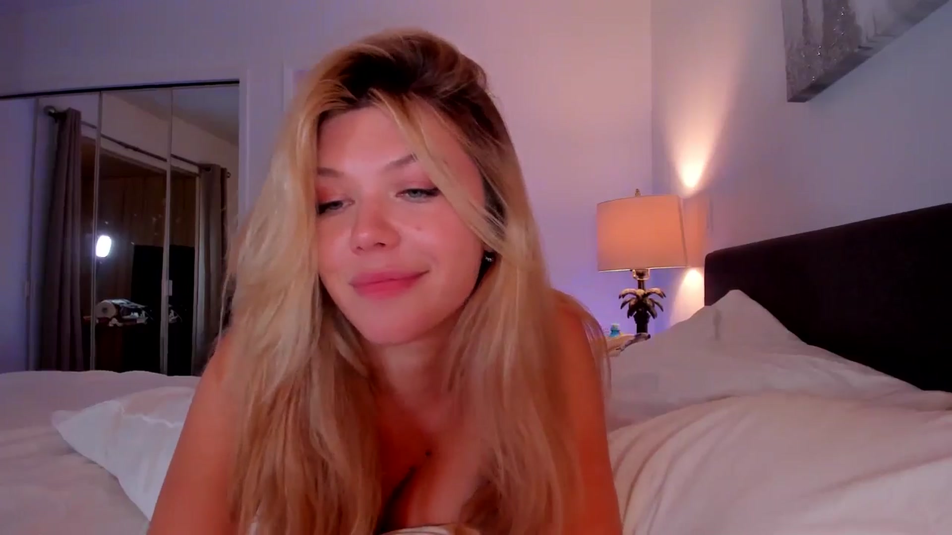Gallery image thumbnail from Just_Vi's myfreecams stream on, 10/14/2025, 06:23 image 5 of 20