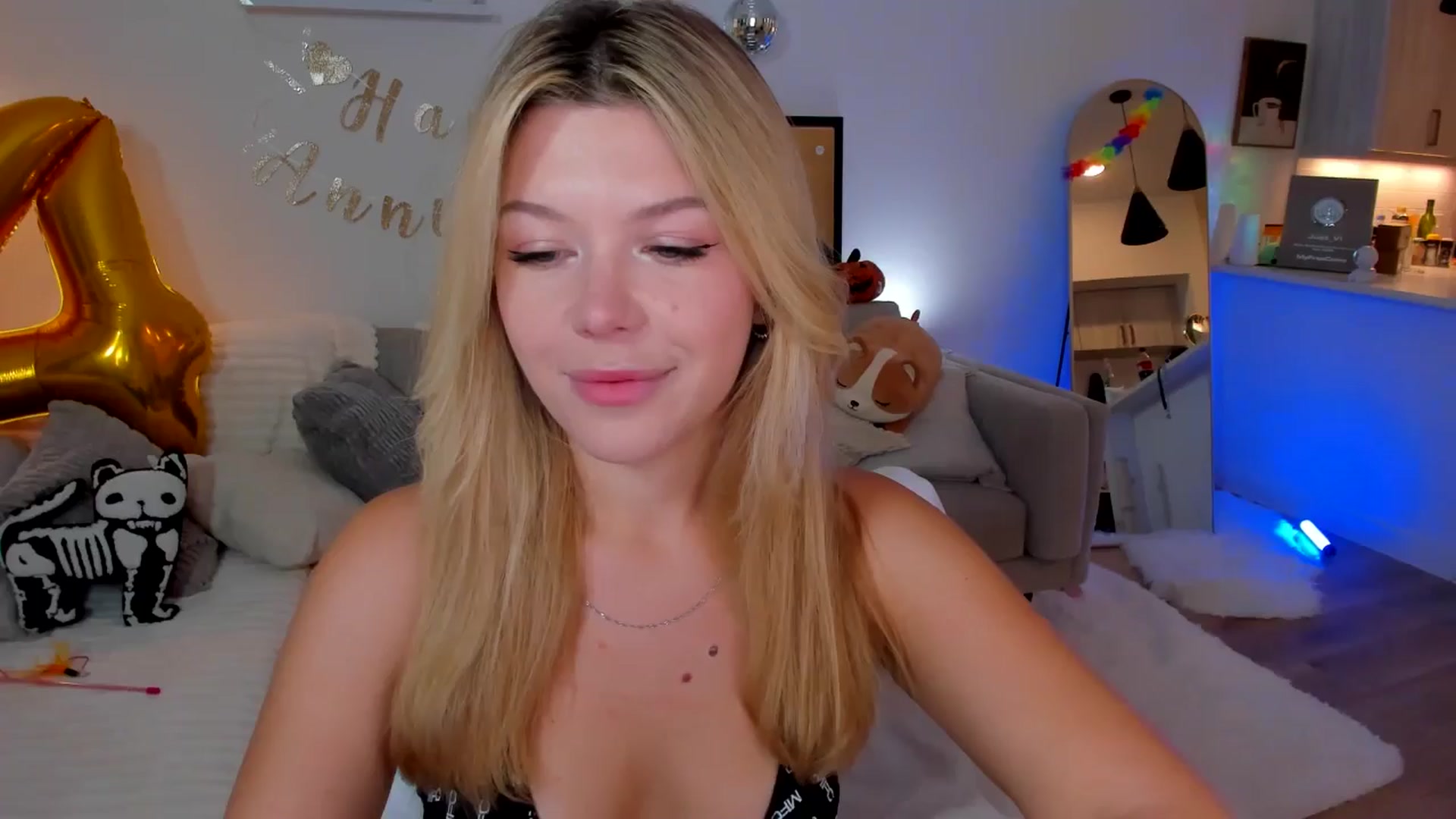 Gallery image thumbnail from Just_Vi's myfreecams stream on, 10/17/2025, 06:03 image 1 of 20