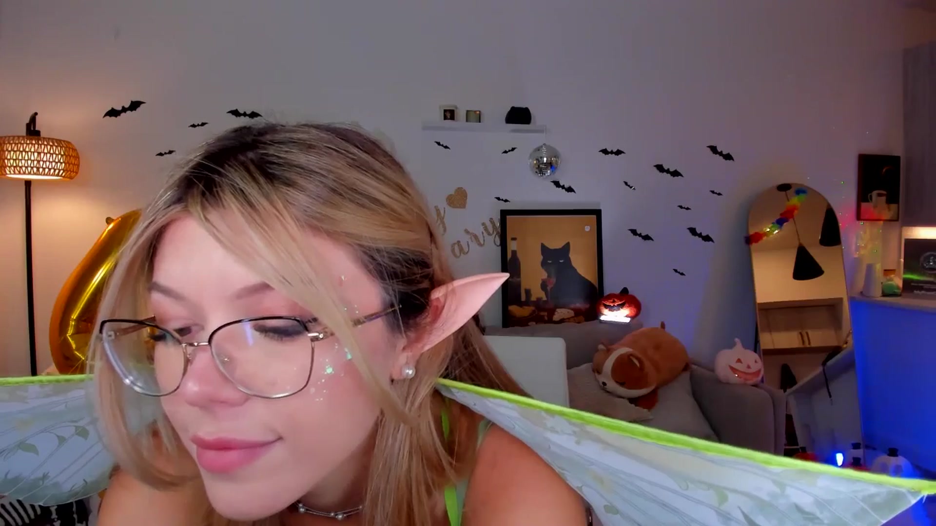 Gallery image thumbnail from Just_Vi's myfreecams stream on, 10/18/2025, 03:40 image 13 of 20
