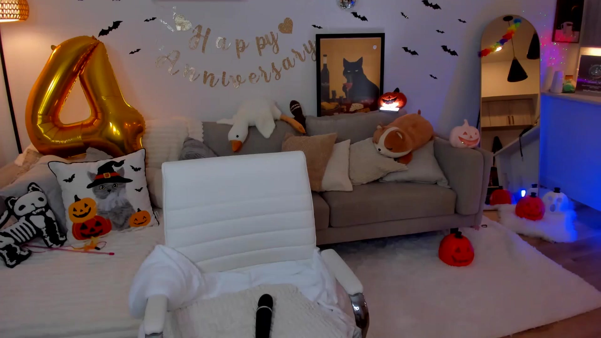 Gallery image thumbnail from Just_Vi's myfreecams stream on, 10/18/2025, 03:40 image 10 of 20