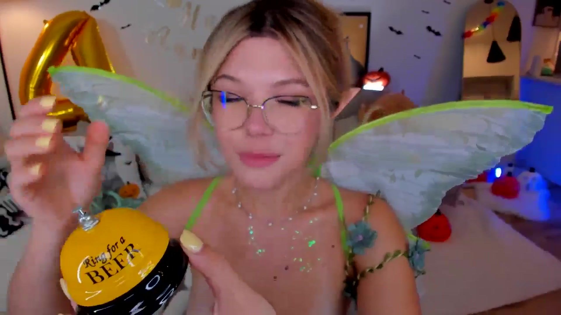 Gallery image thumbnail from Just_Vi's myfreecams stream on, 10/18/2025, 06:02 image 3 of 20