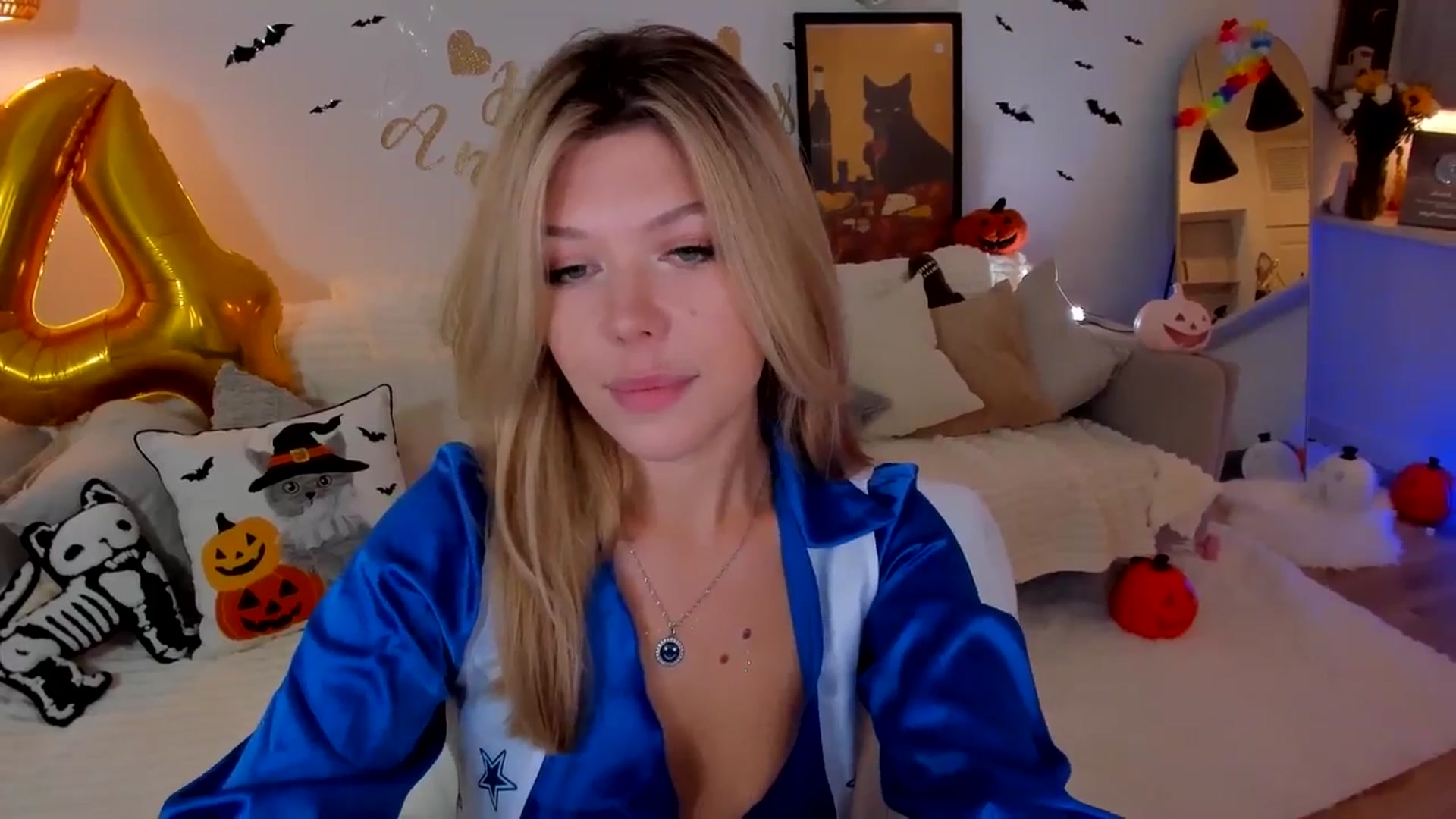 Gallery image thumbnail from Just_Vi's myfreecams stream on, 10/19/2025, 05:22 image 13 of 20