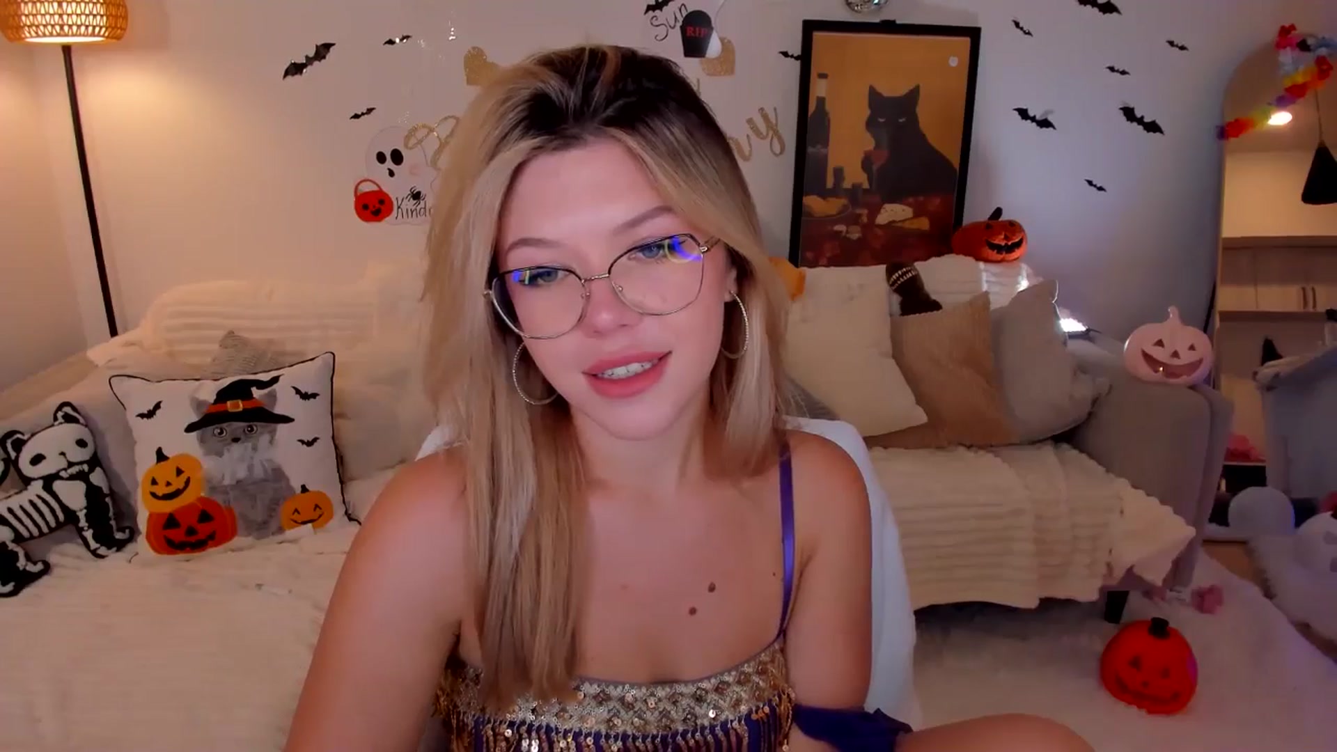 Gallery image thumbnail from Just_Vi's myfreecams stream on, 10/20/2025, 05:42 image 2 of 20