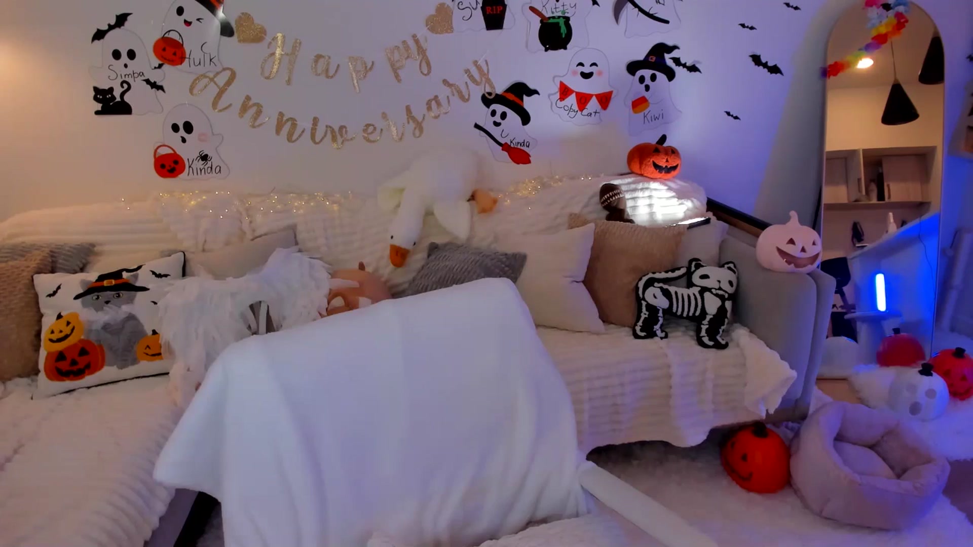 Gallery image thumbnail from Just_Vi's myfreecams stream on, 10/25/2025, 02:03 image 14 of 20