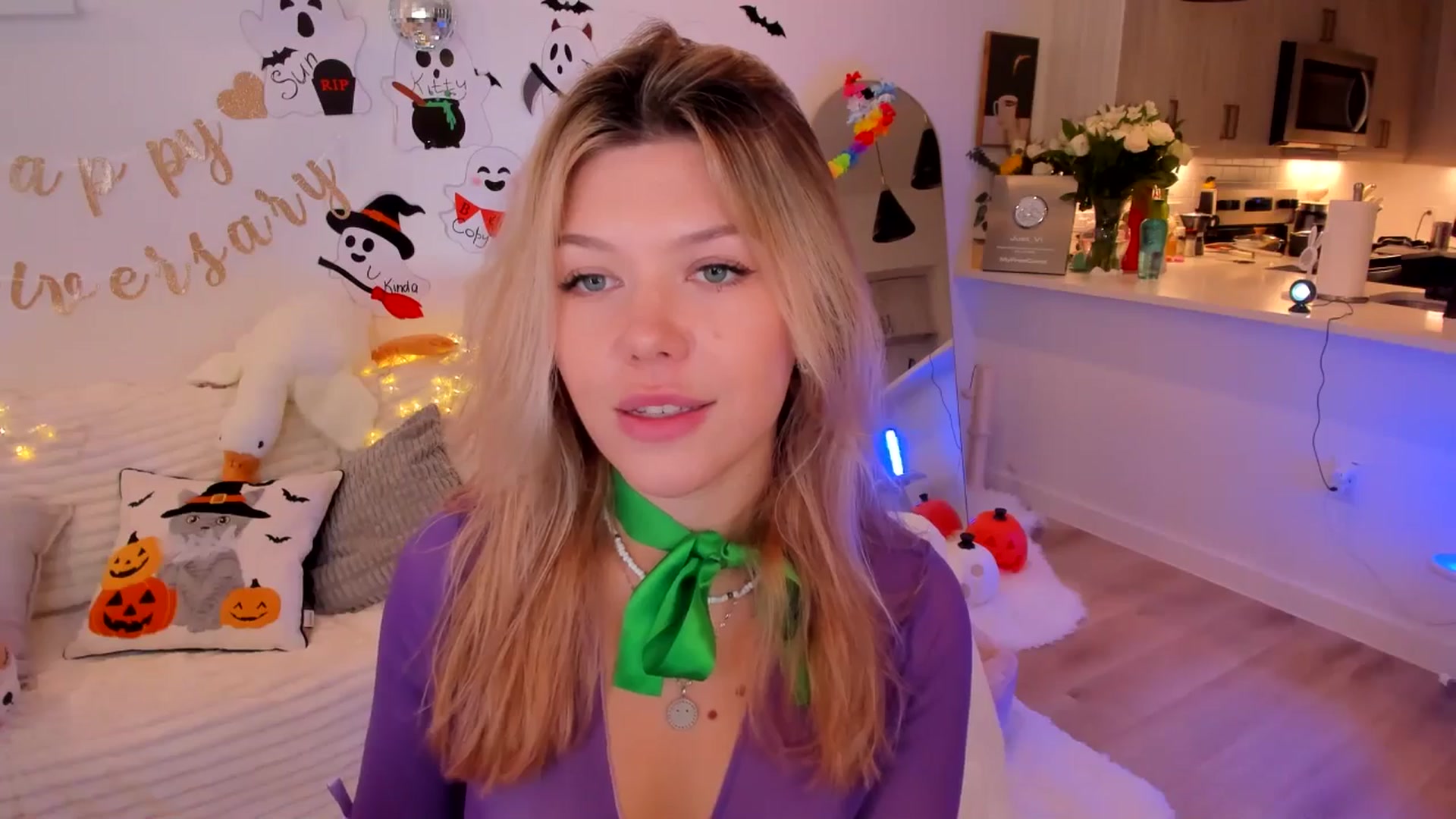 Gallery image thumbnail from Just_Vi's myfreecams stream on, 10/26/2025, 02:48 image 2 of 20