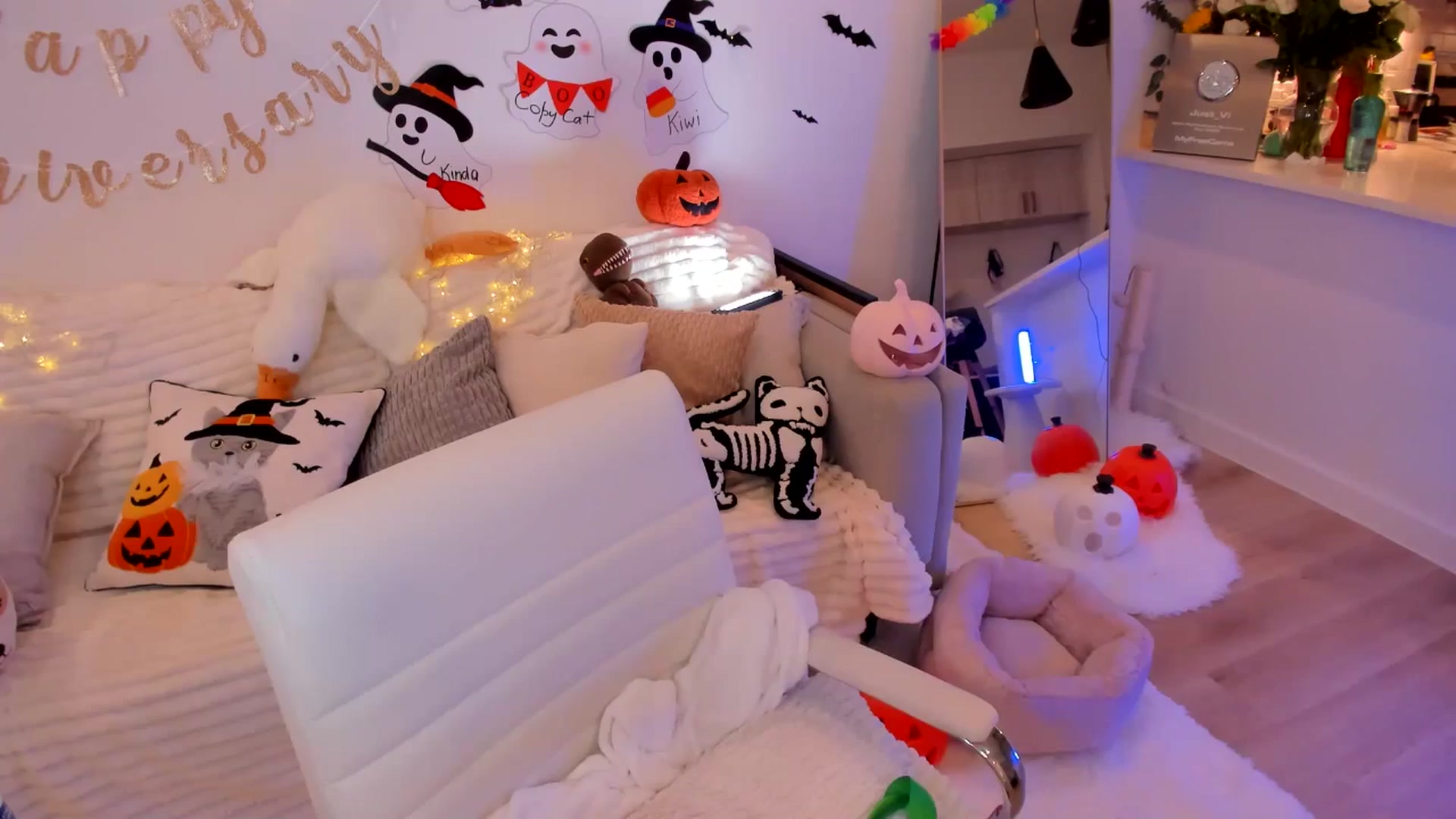 Gallery image thumbnail from Just_Vi's myfreecams stream on, 10/26/2025, 02:48 image 13 of 20