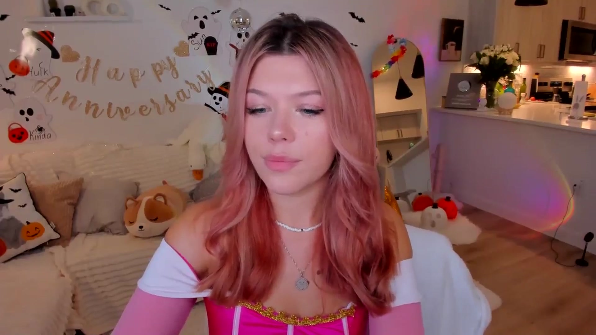 Gallery image thumbnail from Just_Vi's myfreecams stream on, 10/28/2025, 24:51 image 20 of 20