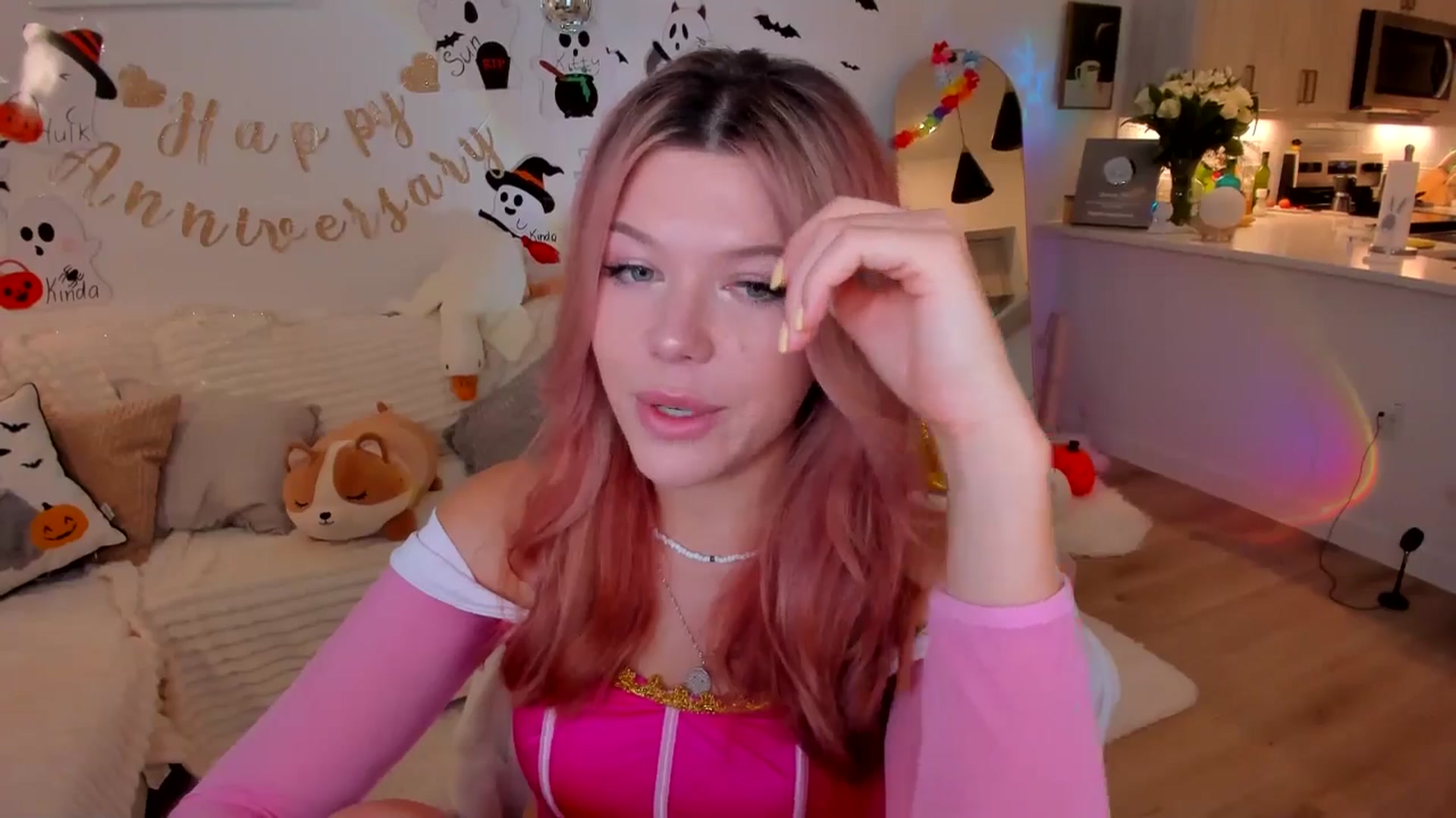 Gallery image thumbnail from Just_Vi's myfreecams stream on, 10/28/2025, 24:51 image 2 of 20