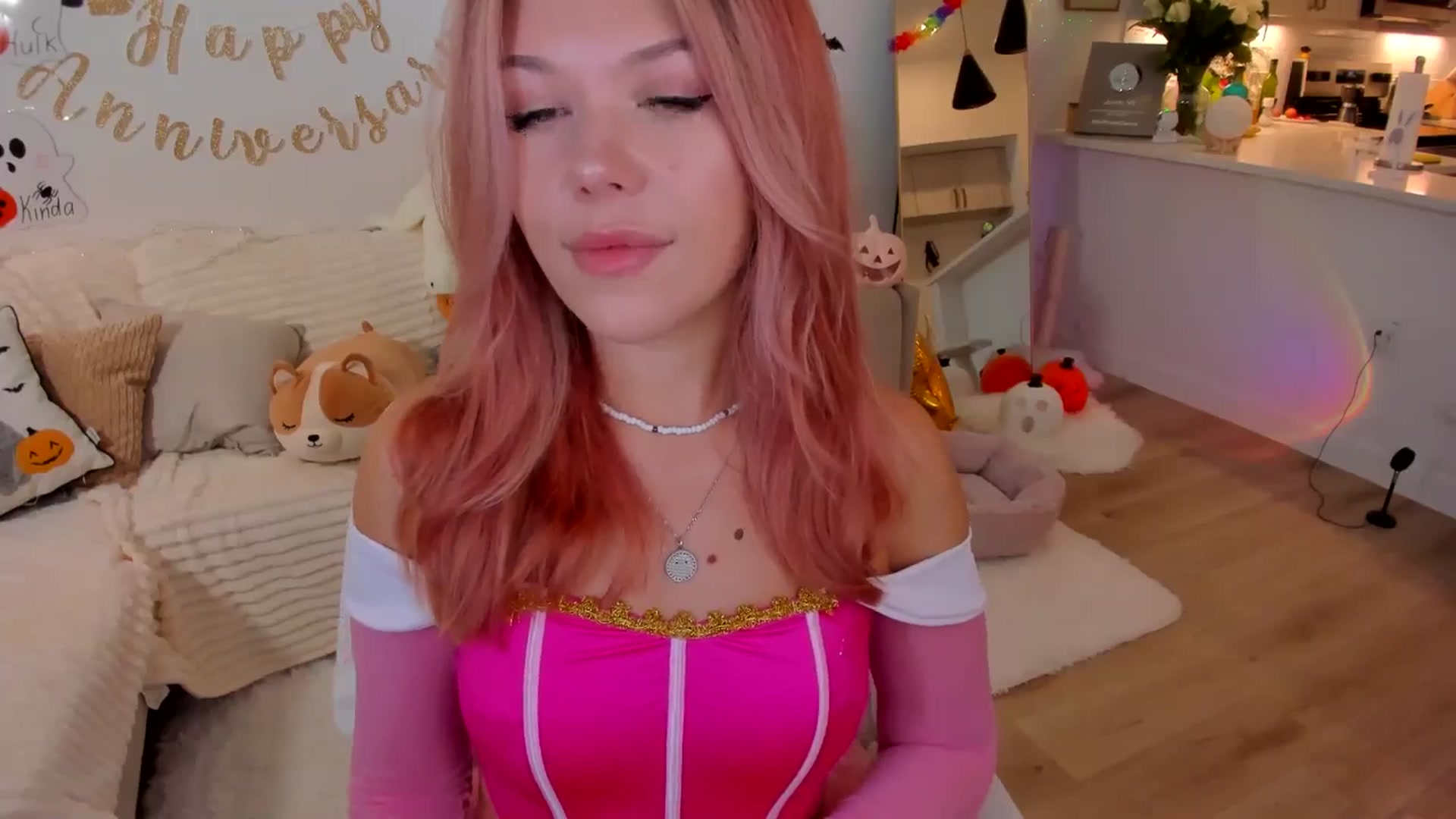 Gallery image thumbnail from Just_Vi's myfreecams stream on, 10/28/2025, 05:10 image 4 of 20