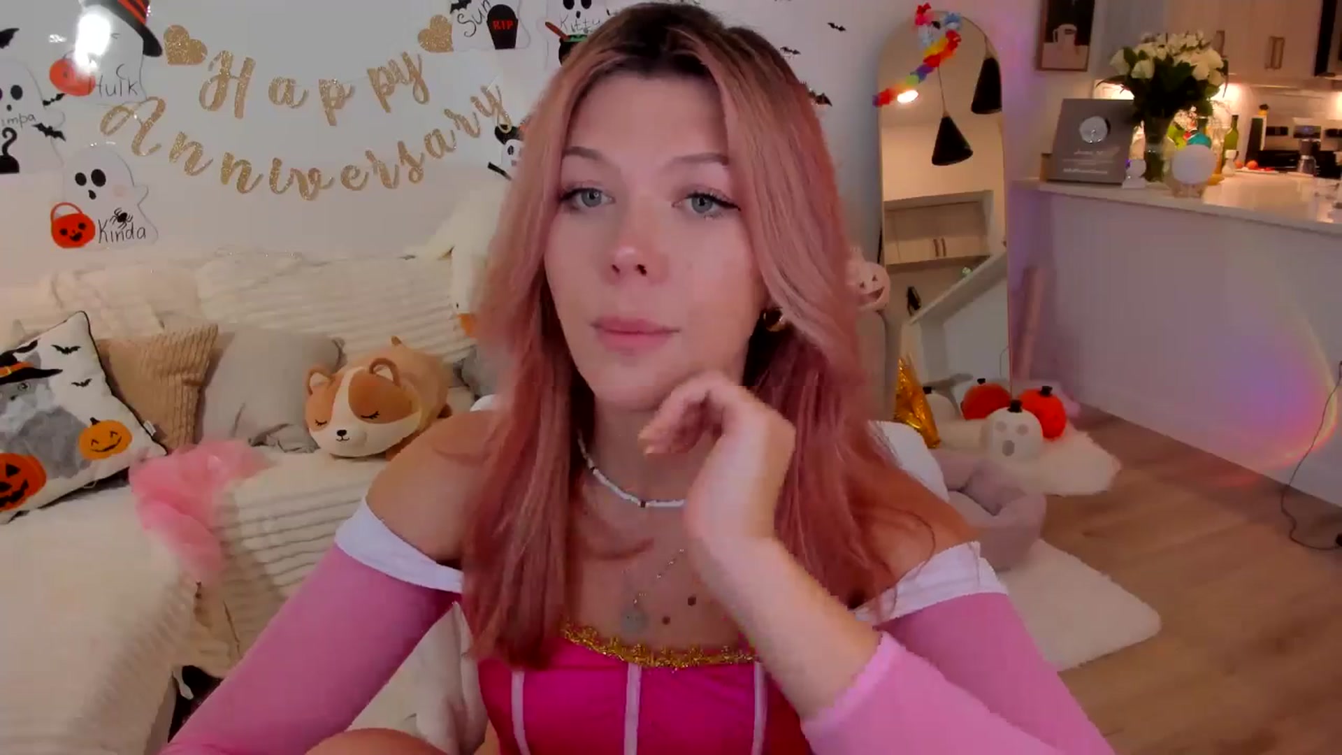 Gallery image thumbnail from Just_Vi's myfreecams stream on, 10/28/2025, 05:57 image 4 of 20