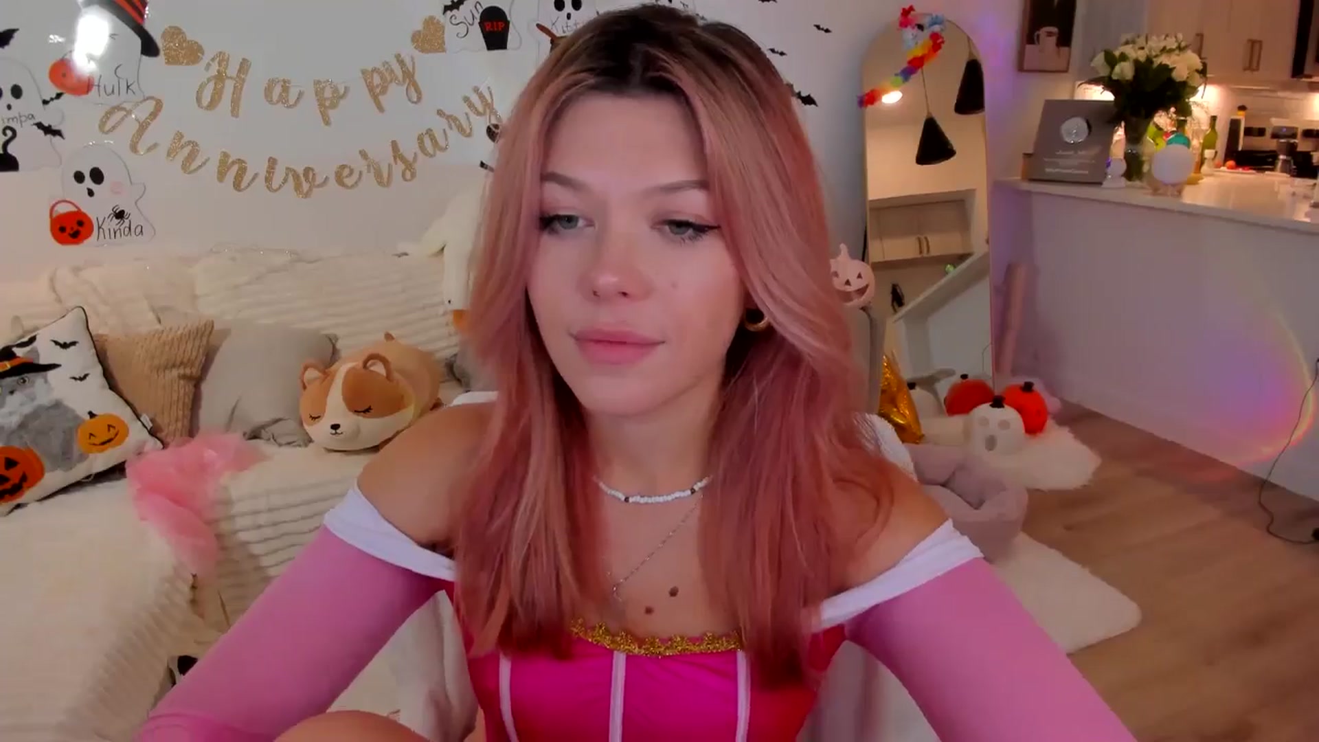 Gallery image thumbnail from Just_Vi's myfreecams stream on, 10/28/2025, 05:57 image 2 of 20