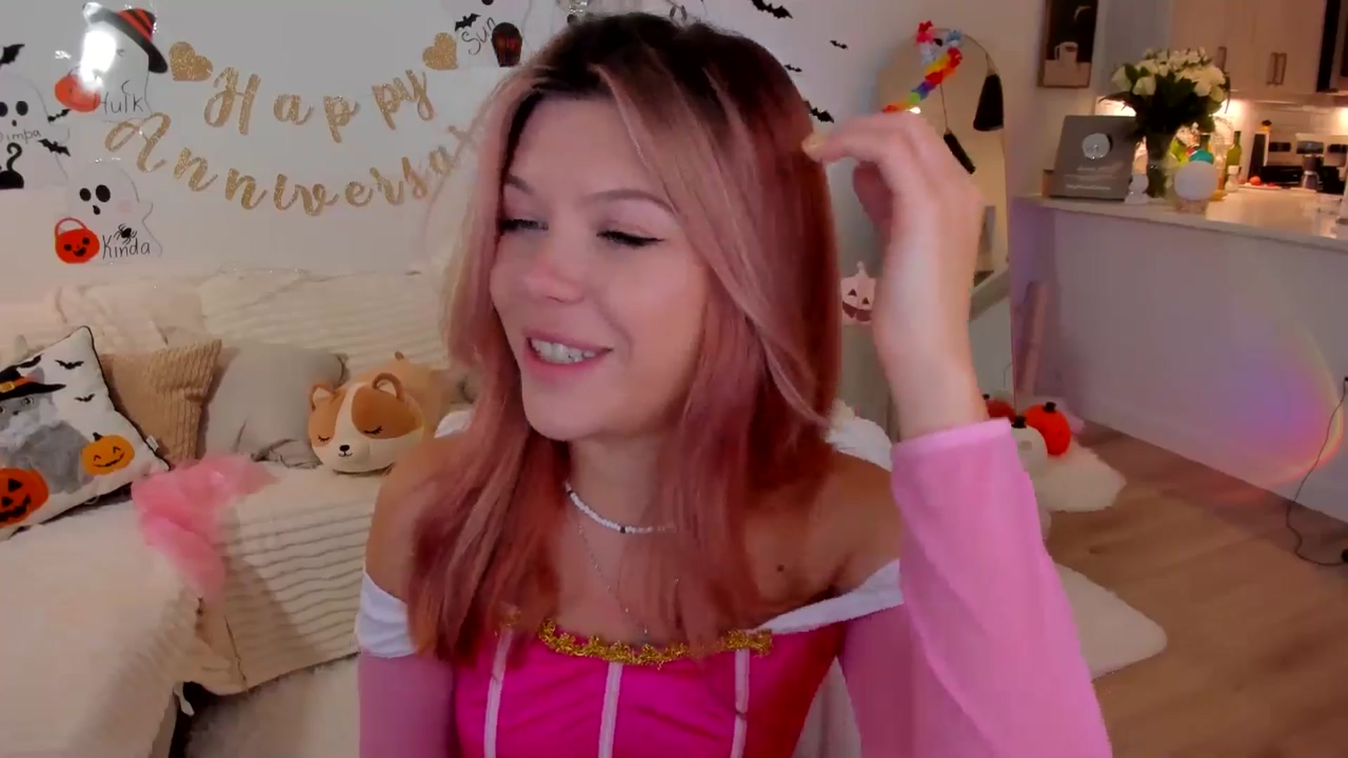Gallery image thumbnail from Just_Vi's myfreecams stream on, 10/28/2025, 05:57 image 19 of 20