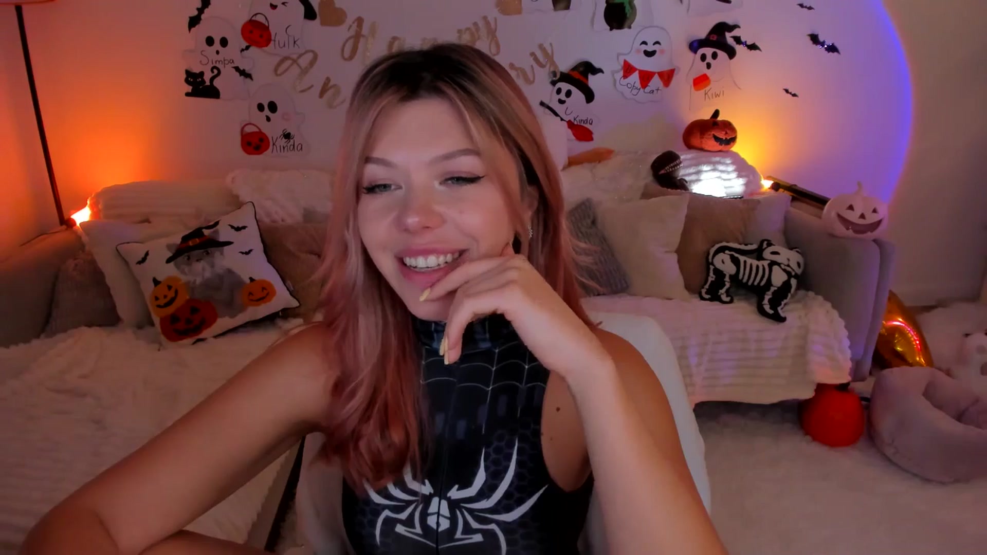 Gallery image thumbnail from Just_Vi's myfreecams stream on, 10/30/2025, 04:44 image 12 of 20