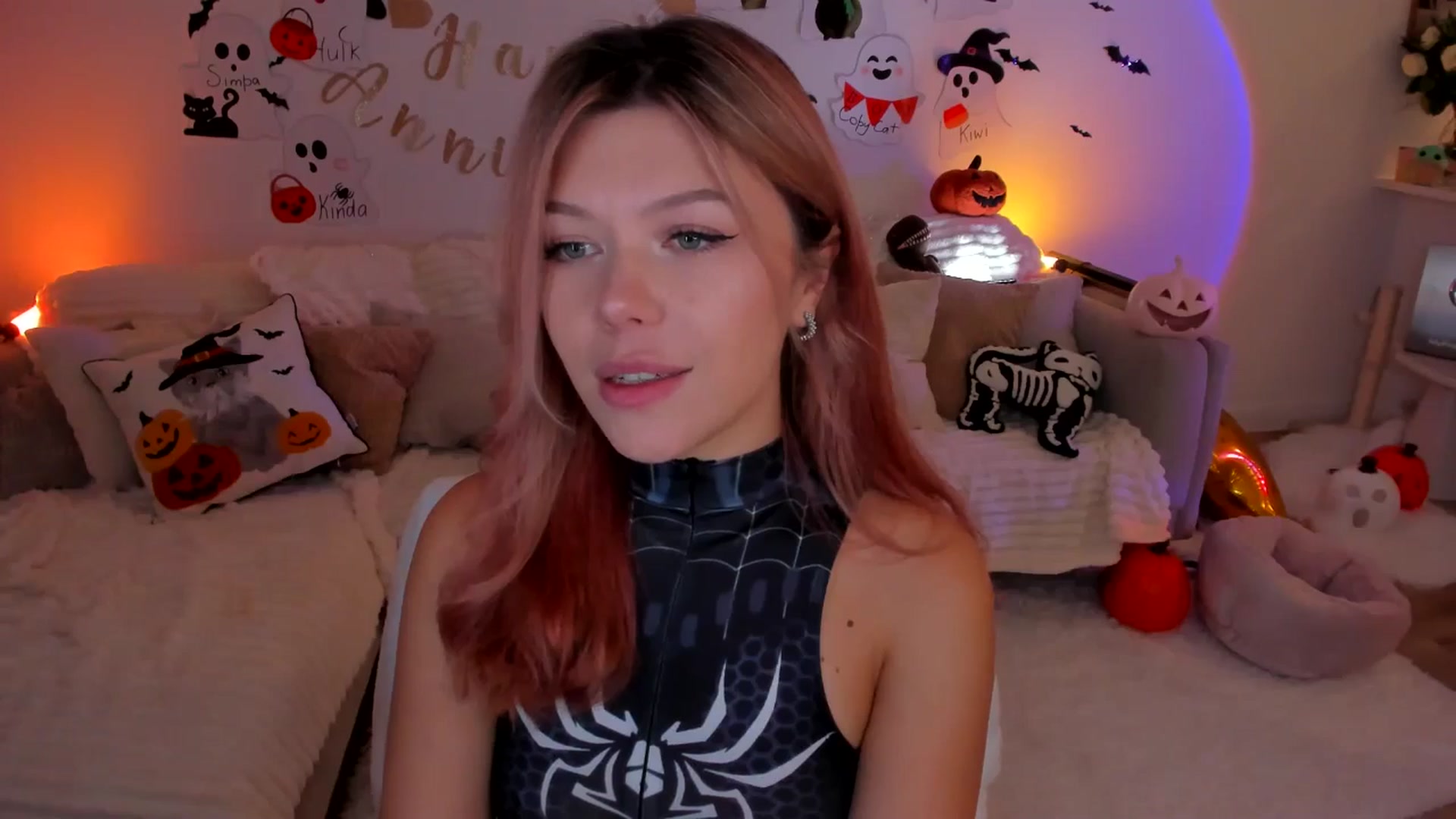 Gallery image thumbnail from Just_Vi's myfreecams stream on, 10/30/2025, 04:44 image 6 of 20