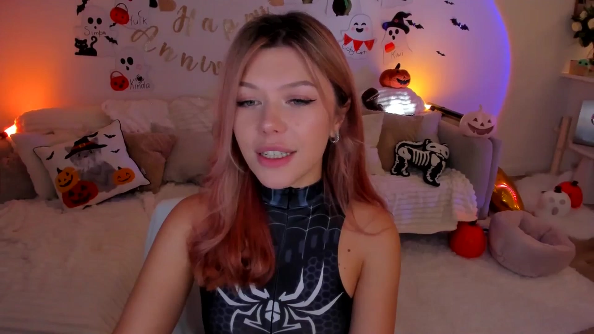 Gallery image thumbnail from Just_Vi's myfreecams stream on, 10/30/2025, 04:44 image 7 of 20