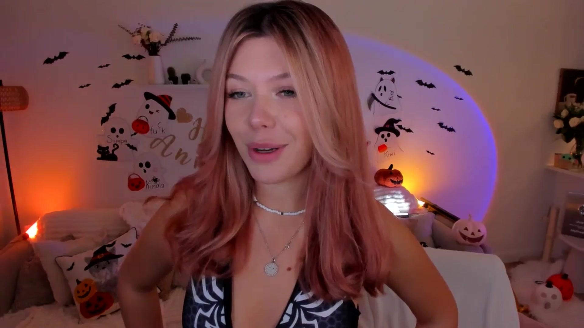 Gallery image thumbnail from Just_Vi's myfreecams stream on, 10/30/2025, 04:44 image 3 of 20