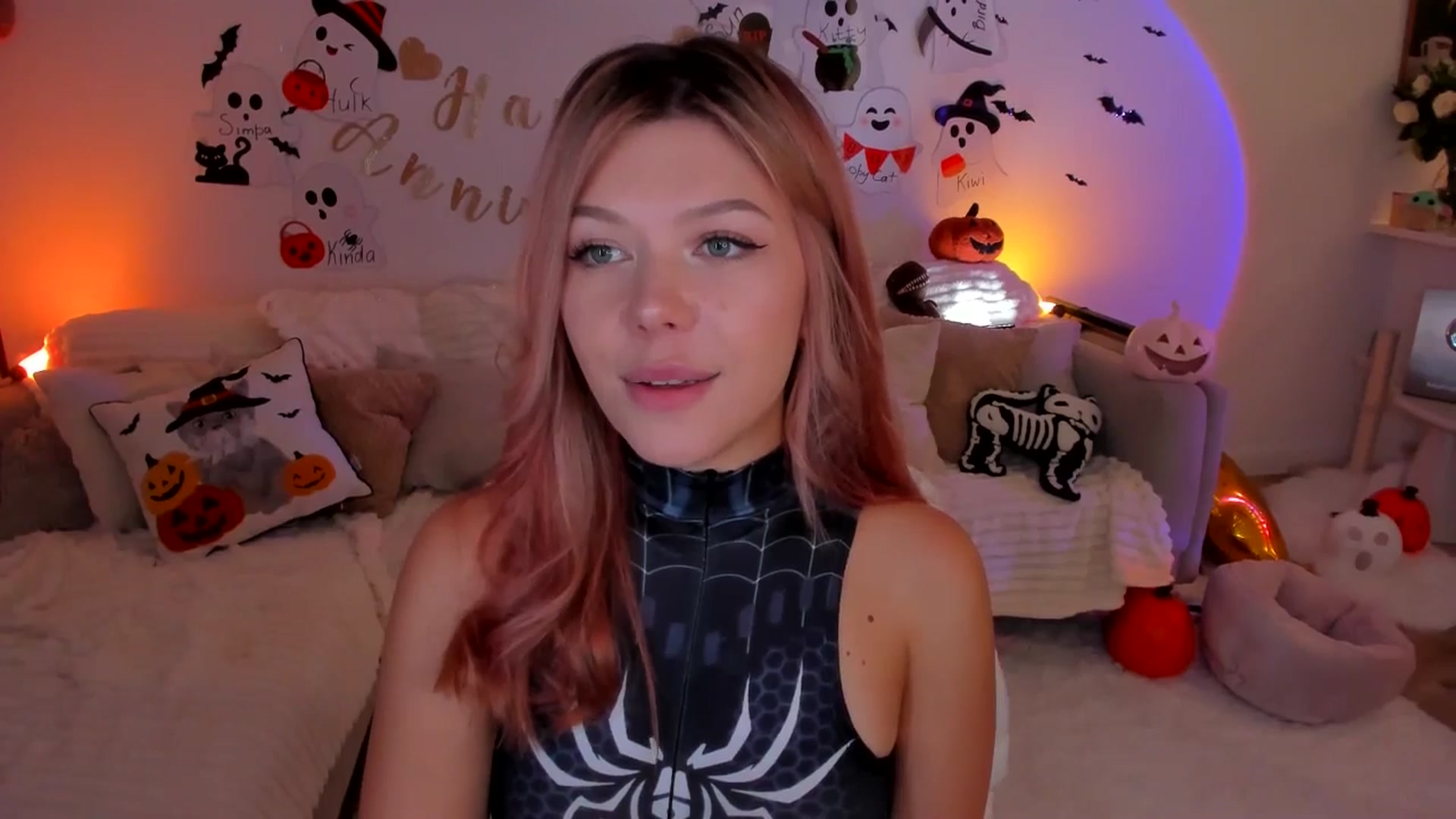 Gallery image thumbnail from Just_Vi's myfreecams stream on, 10/30/2025, 04:44 image 10 of 20