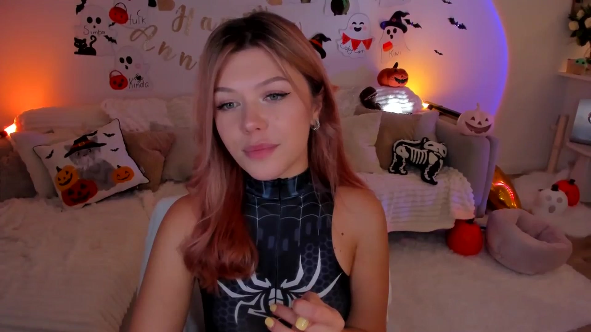 Gallery image thumbnail from Just_Vi's myfreecams stream on, 10/30/2025, 04:44 image 8 of 20