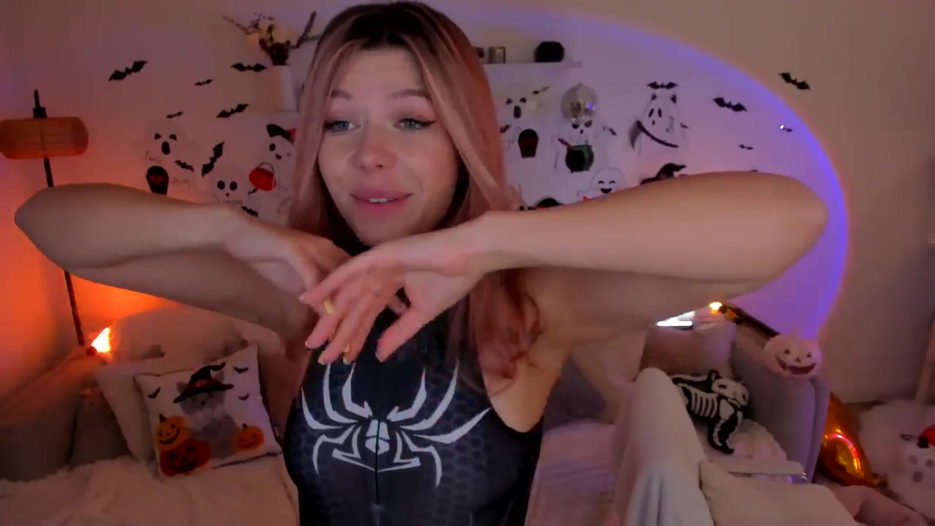 Gallery image thumbnail from Just_Vi's myfreecams stream on, 10/30/2025, 04:44 image 17 of 20