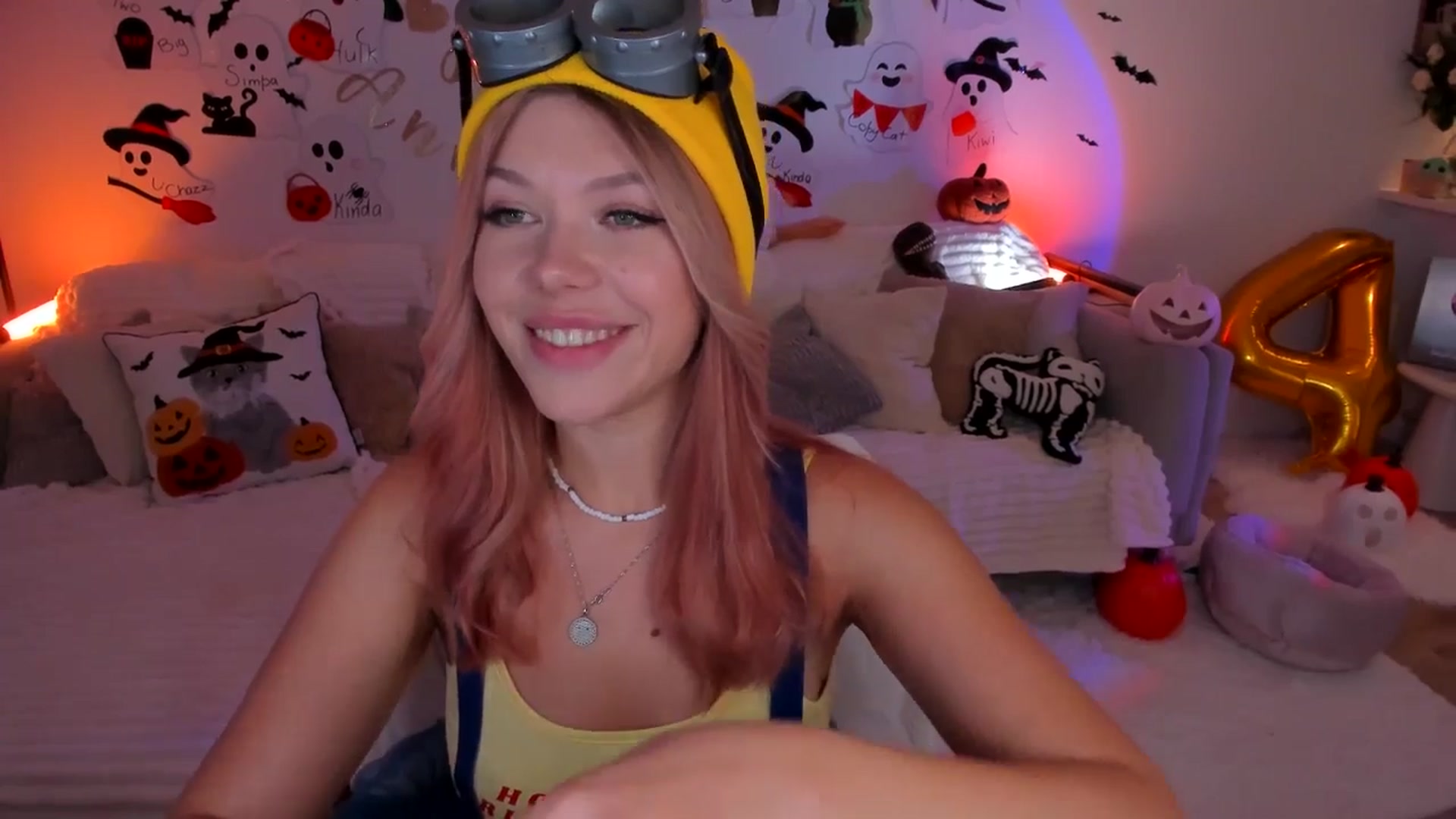 Gallery image thumbnail from Just_Vi's myfreecams stream on, 10/31/2025, 05:11 image 11 of 20
