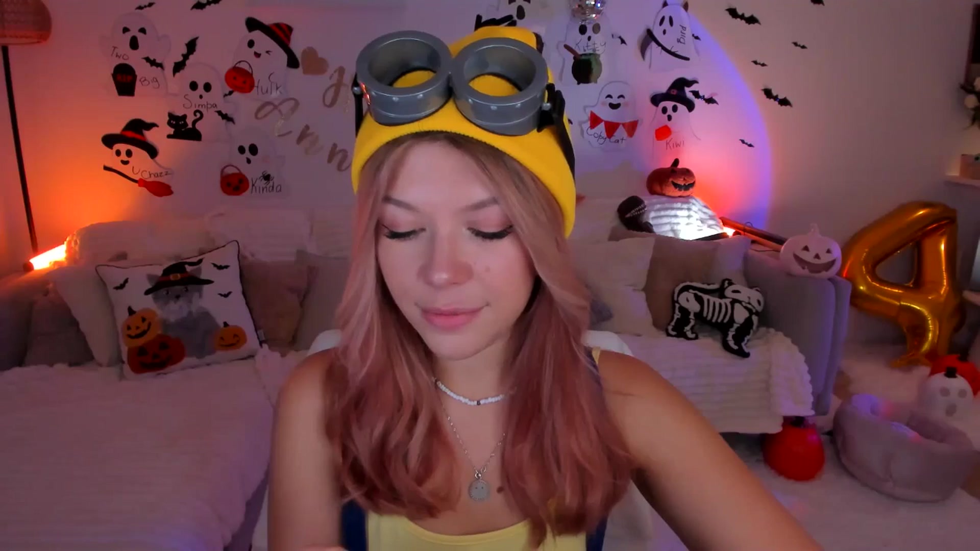 Gallery image thumbnail from Just_Vi's myfreecams stream on, 10/31/2025, 05:11 image 4 of 20