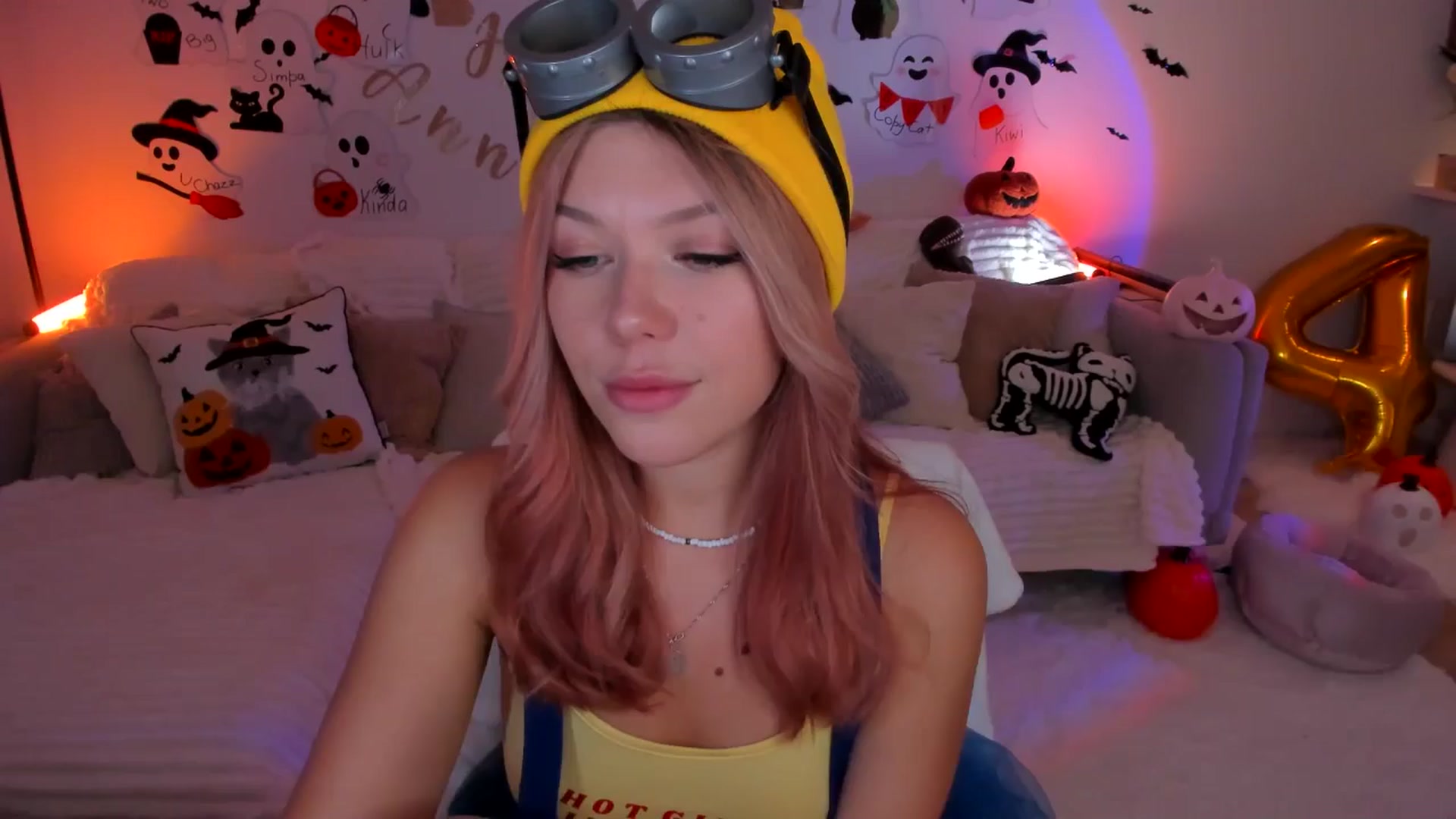 Gallery image thumbnail from Just_Vi's myfreecams stream on, 10/31/2025, 05:11 image 7 of 20