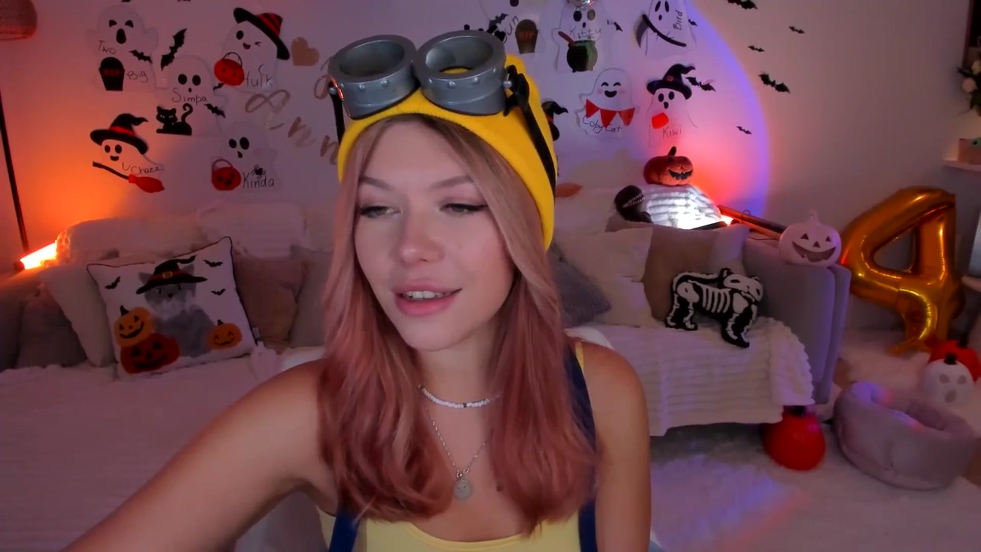 Gallery image thumbnail from Just_Vi's myfreecams stream on, 10/31/2025, 05:11 image 8 of 20