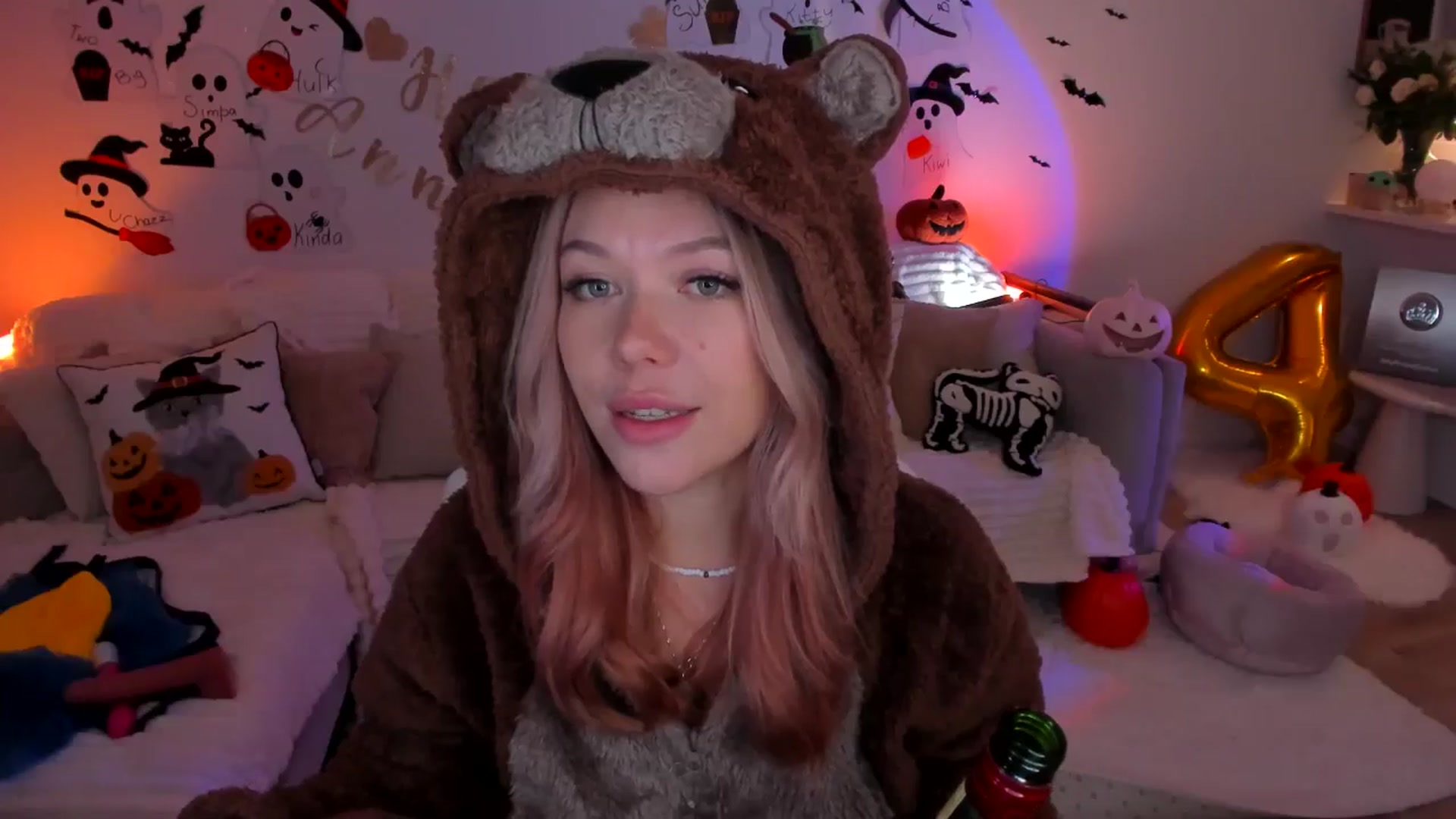 Gallery image thumbnail from Just_Vi's myfreecams stream on, 10/31/2025, 08:18 image 10 of 20