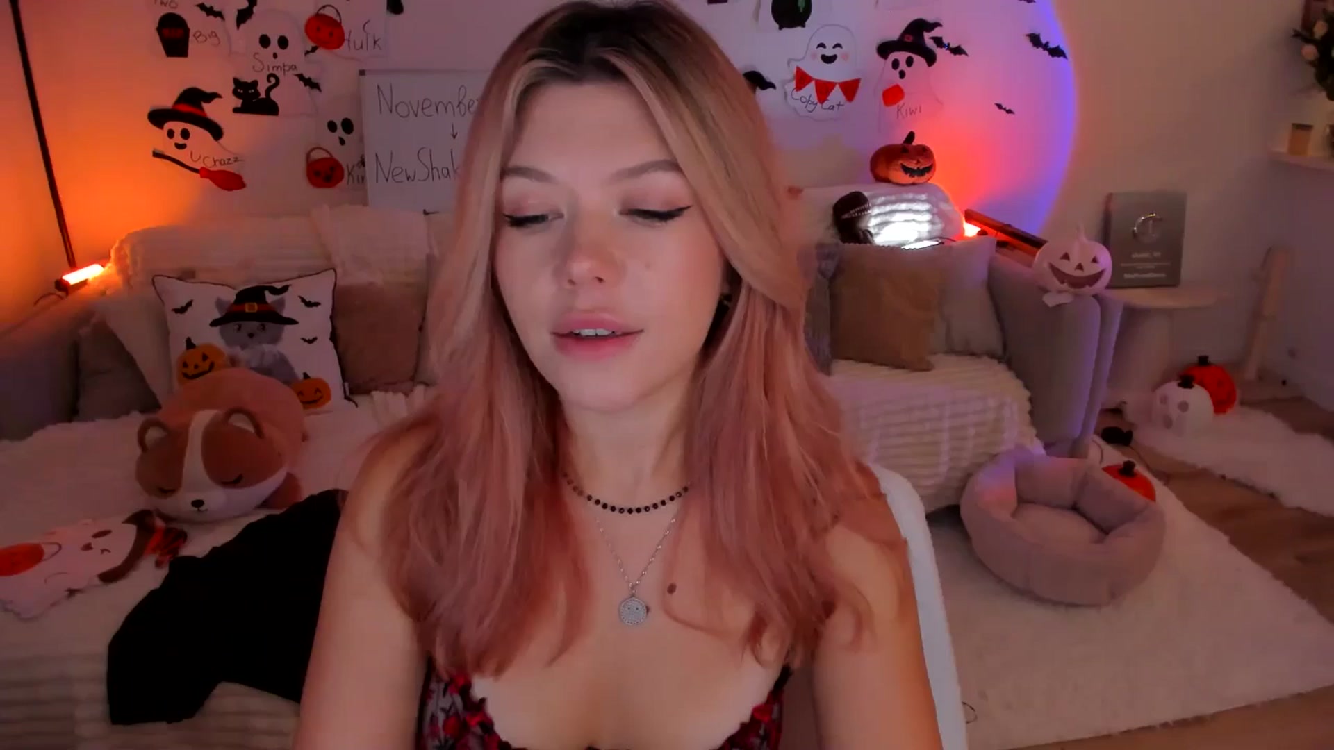 Gallery image thumbnail from Just_Vi's myfreecams stream on, 11/02/2025, 04:44 image 8 of 20