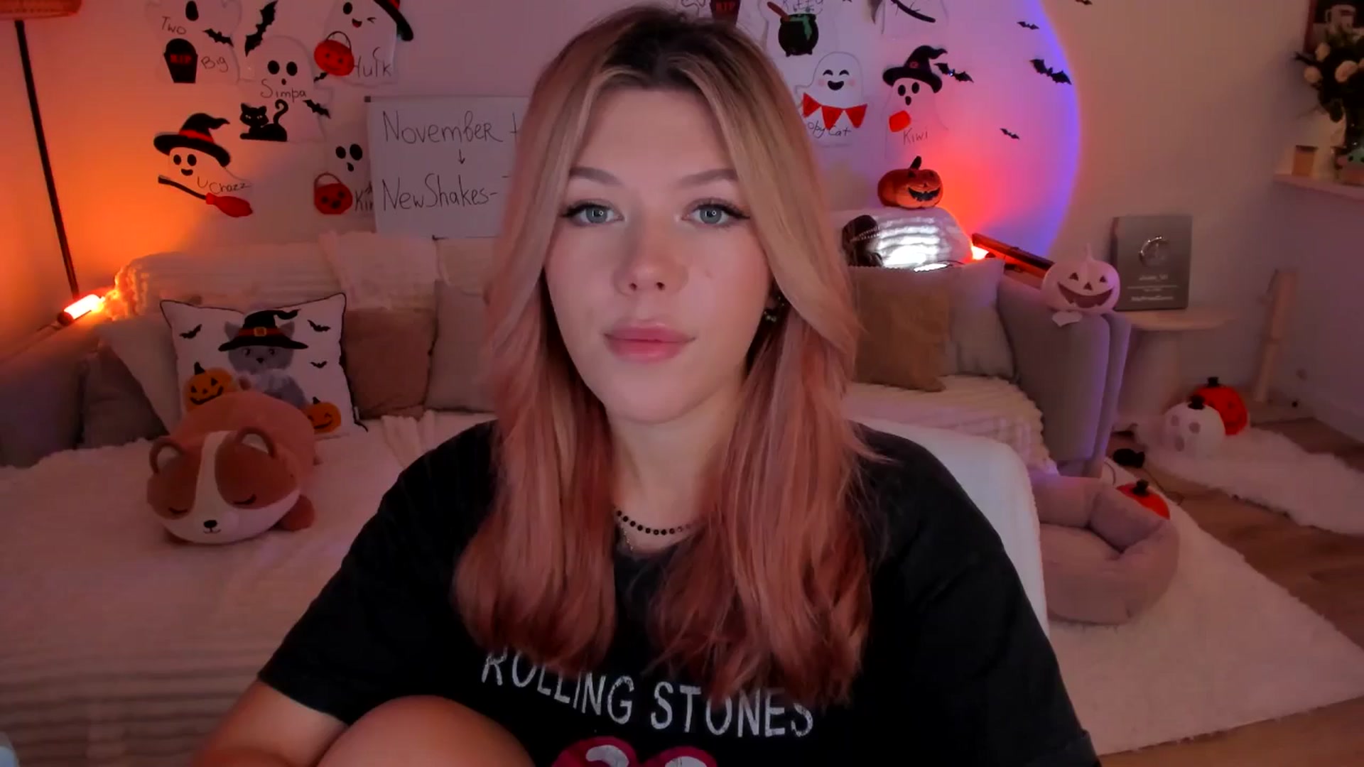 Gallery image thumbnail from Just_Vi's myfreecams stream on, 11/02/2025, 04:44 image 1 of 20