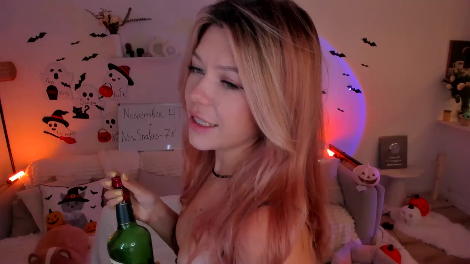 Gallery image thumbnail from Just_Vi's myfreecams stream on, 11/02/2025, 04:44 image 14 of 20