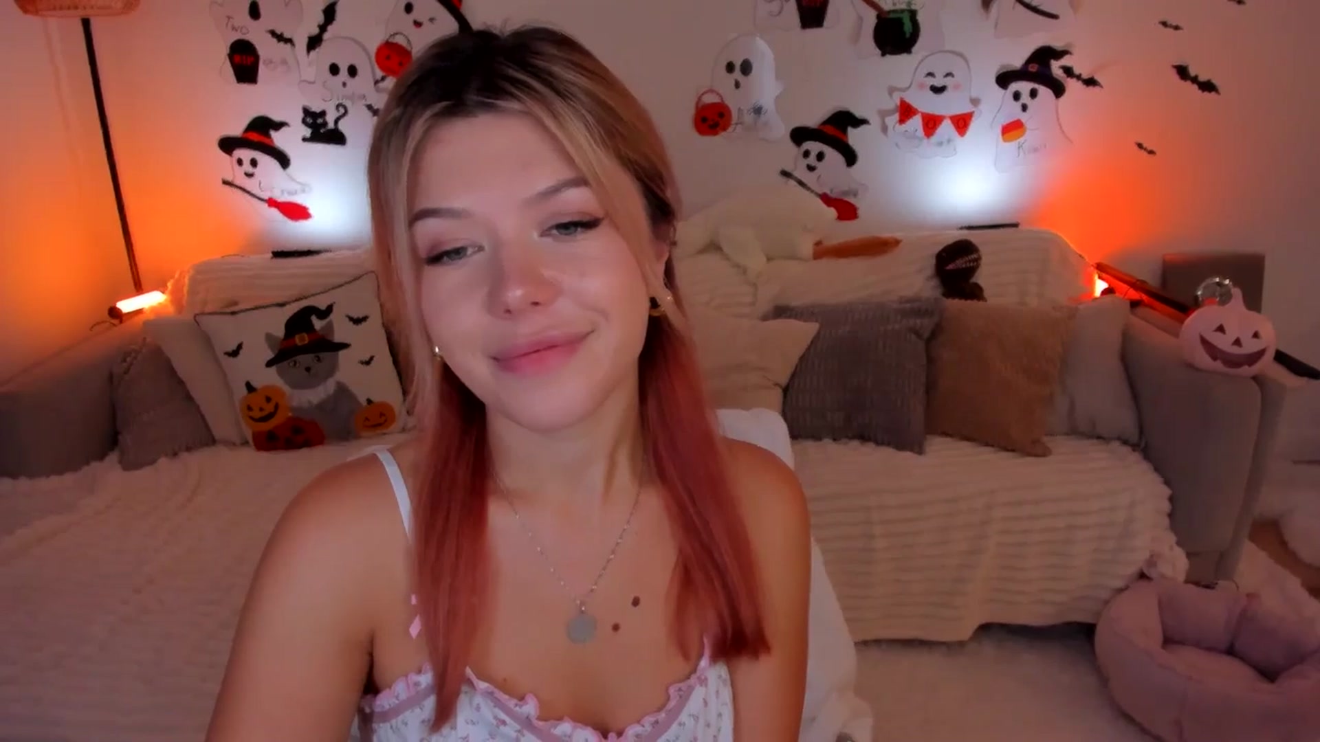 Gallery image thumbnail from Just_Vi's myfreecams stream on, 11/04/2025, 05:39 image 8 of 20