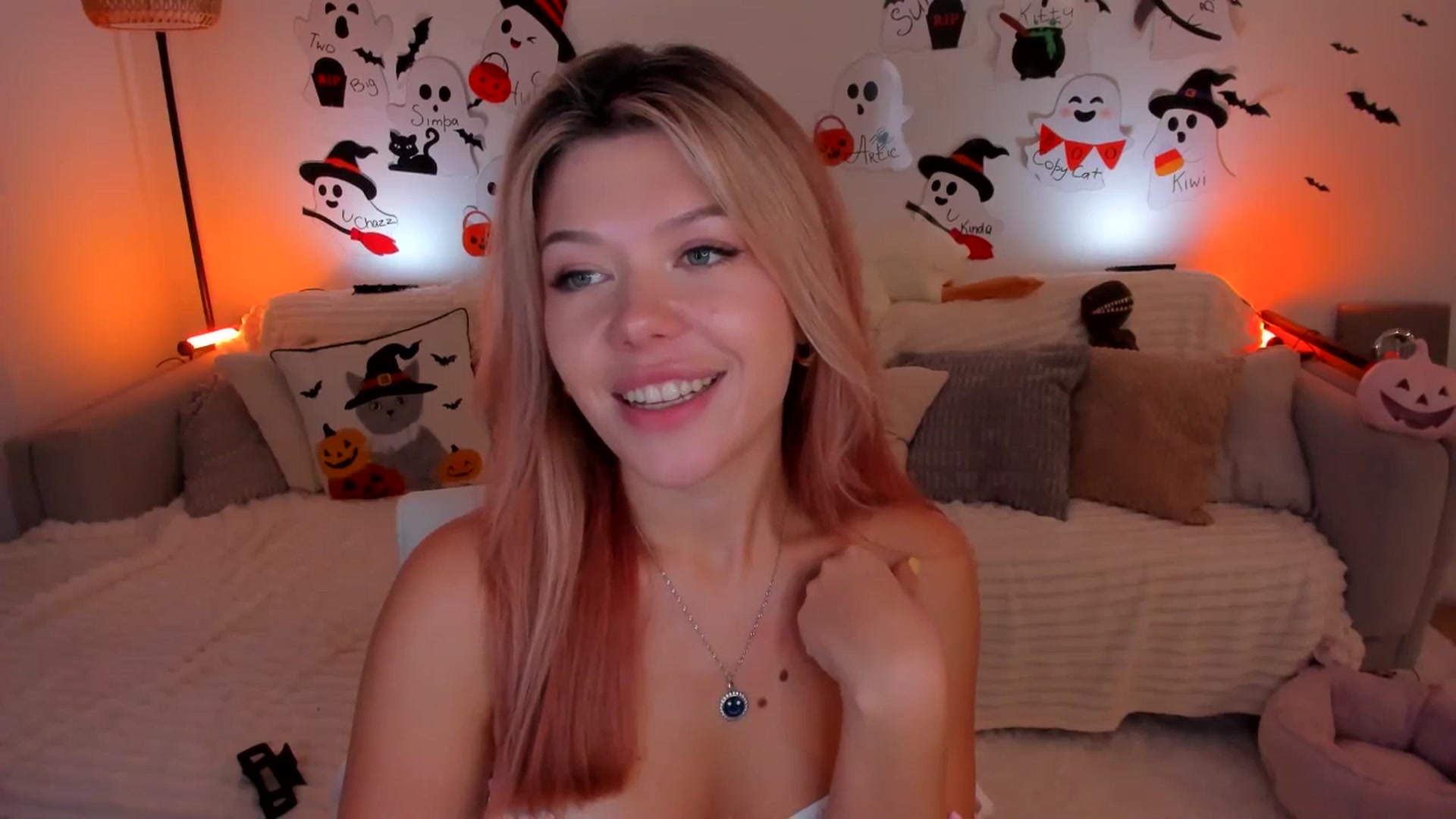 Gallery image thumbnail from Just_Vi's myfreecams stream on, 11/04/2025, 05:39 image 19 of 20