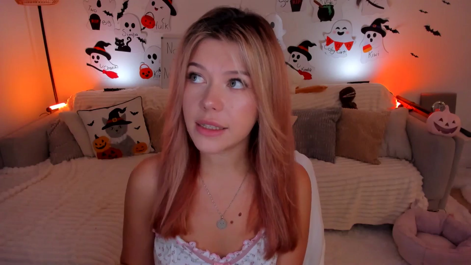 Gallery image thumbnail from Just_Vi's myfreecams stream on, 11/04/2025, 05:39 image 2 of 20