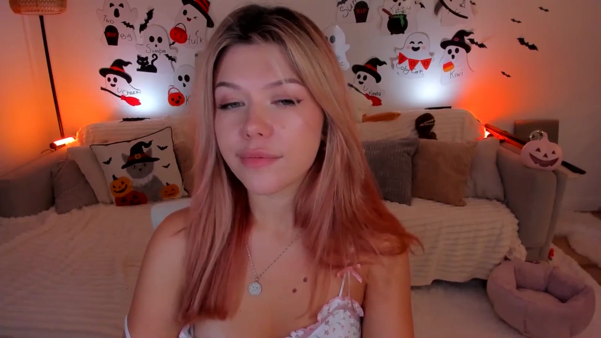 Gallery image thumbnail from Just_Vi's myfreecams stream on, 11/04/2025, 05:55 image 4 of 20