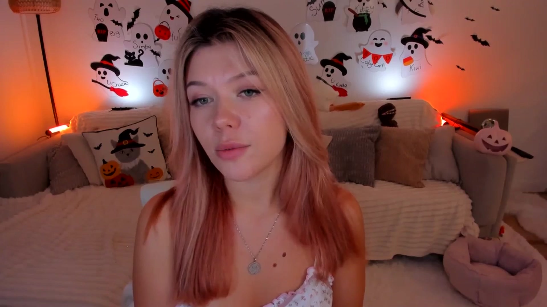 Gallery image thumbnail from Just_Vi's myfreecams stream on, 11/04/2025, 05:55 image 9 of 20