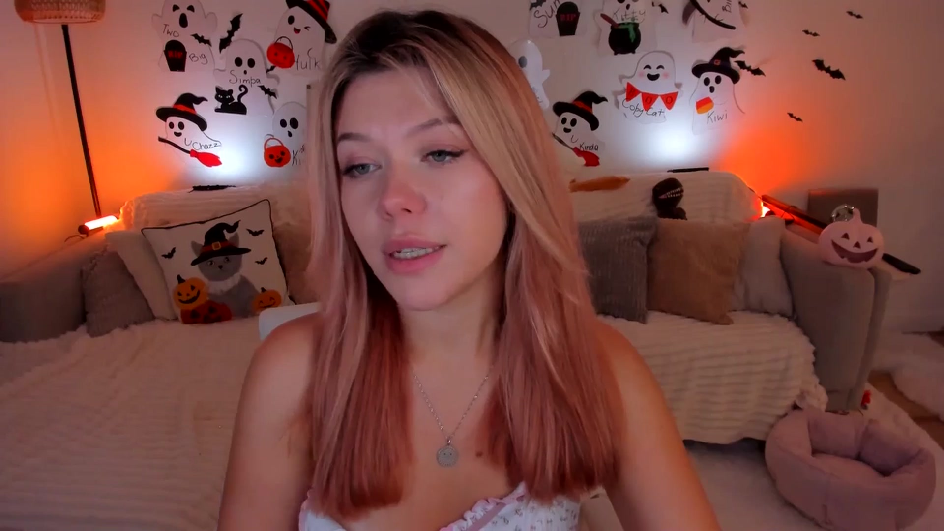 Gallery image thumbnail from Just_Vi's myfreecams stream on, 11/04/2025, 05:55 image 11 of 20