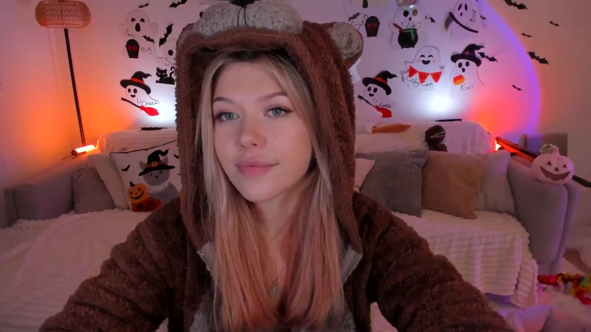 Gallery image thumbnail from Just_Vi's myfreecams stream on, 11/04/2025, 06:50 image 4 of 20