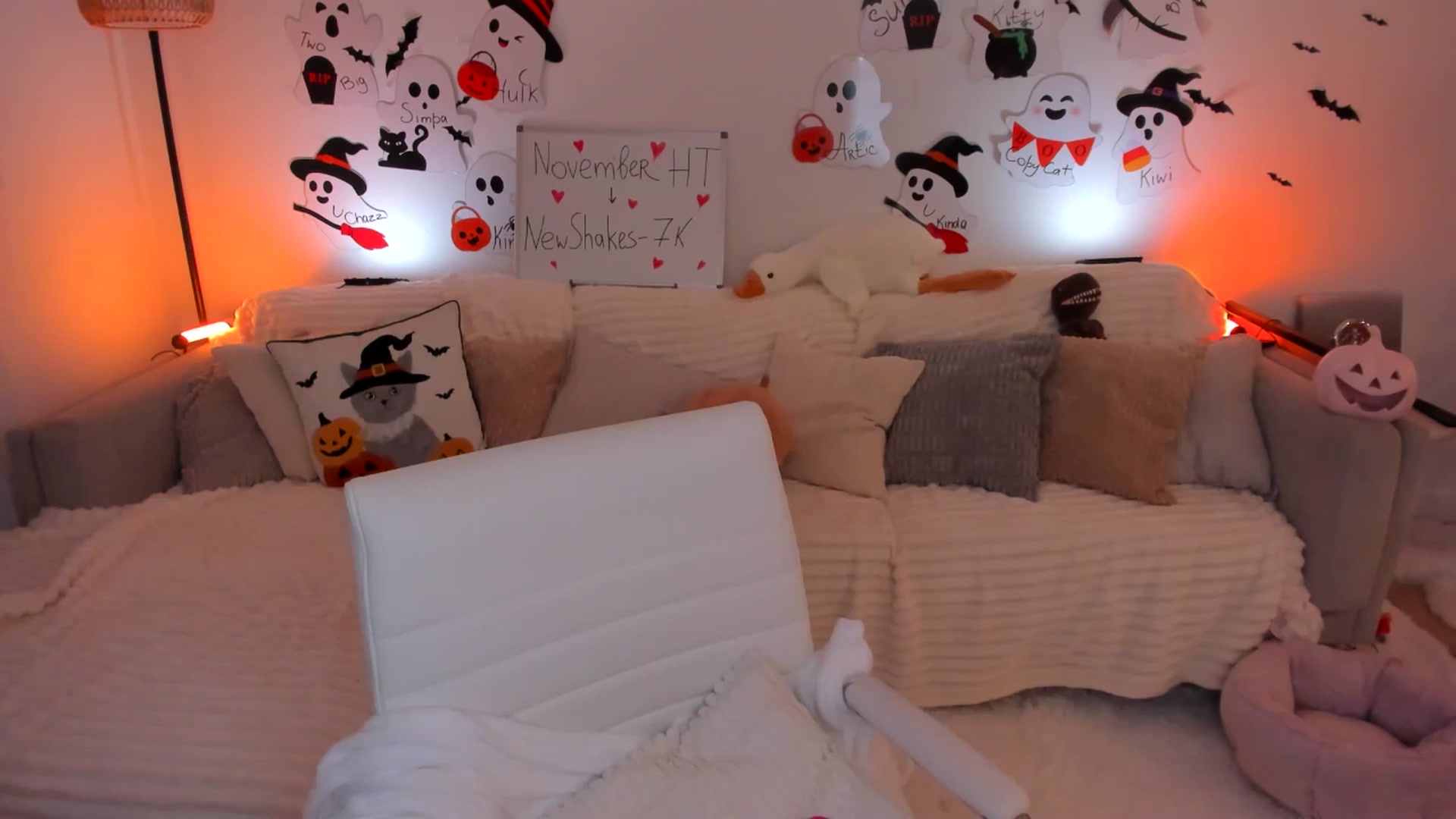 Gallery image thumbnail from Just_Vi's myfreecams stream on, 11/04/2025, 06:50 image 1 of 20
