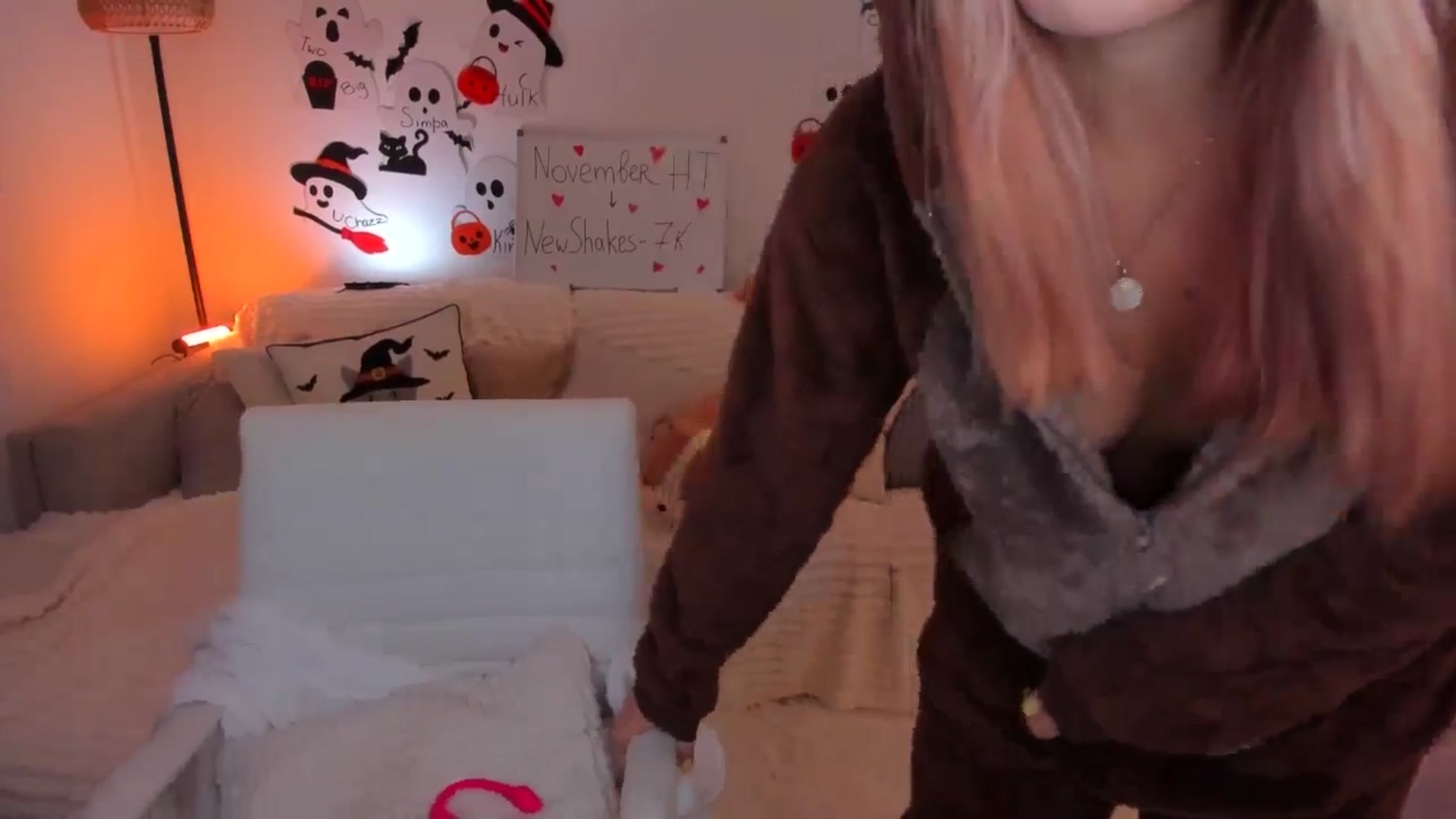 Gallery image thumbnail from Just_Vi's myfreecams stream on, 11/04/2025, 06:50 image 2 of 20