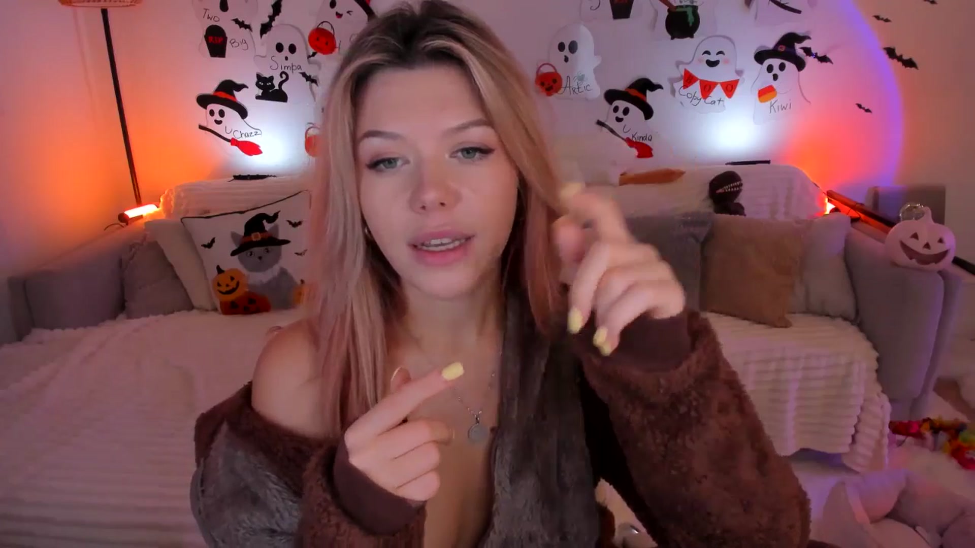 Gallery image thumbnail from Just_Vi's myfreecams stream on, 11/04/2025, 06:50 image 18 of 20