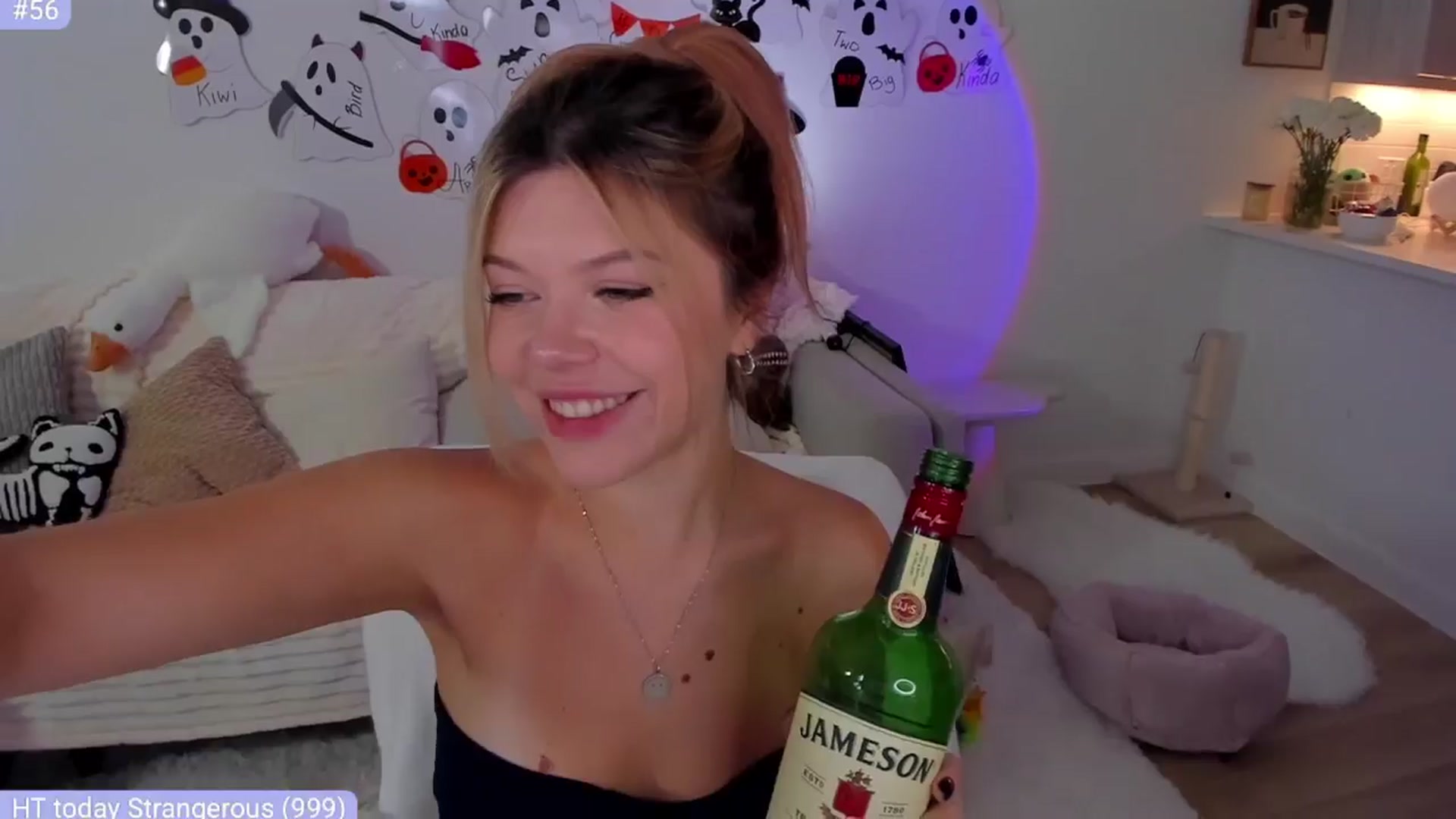 Gallery image thumbnail from Just_Vi's myfreecams stream on, 11/16/2025, 04:40 image 19 of 20