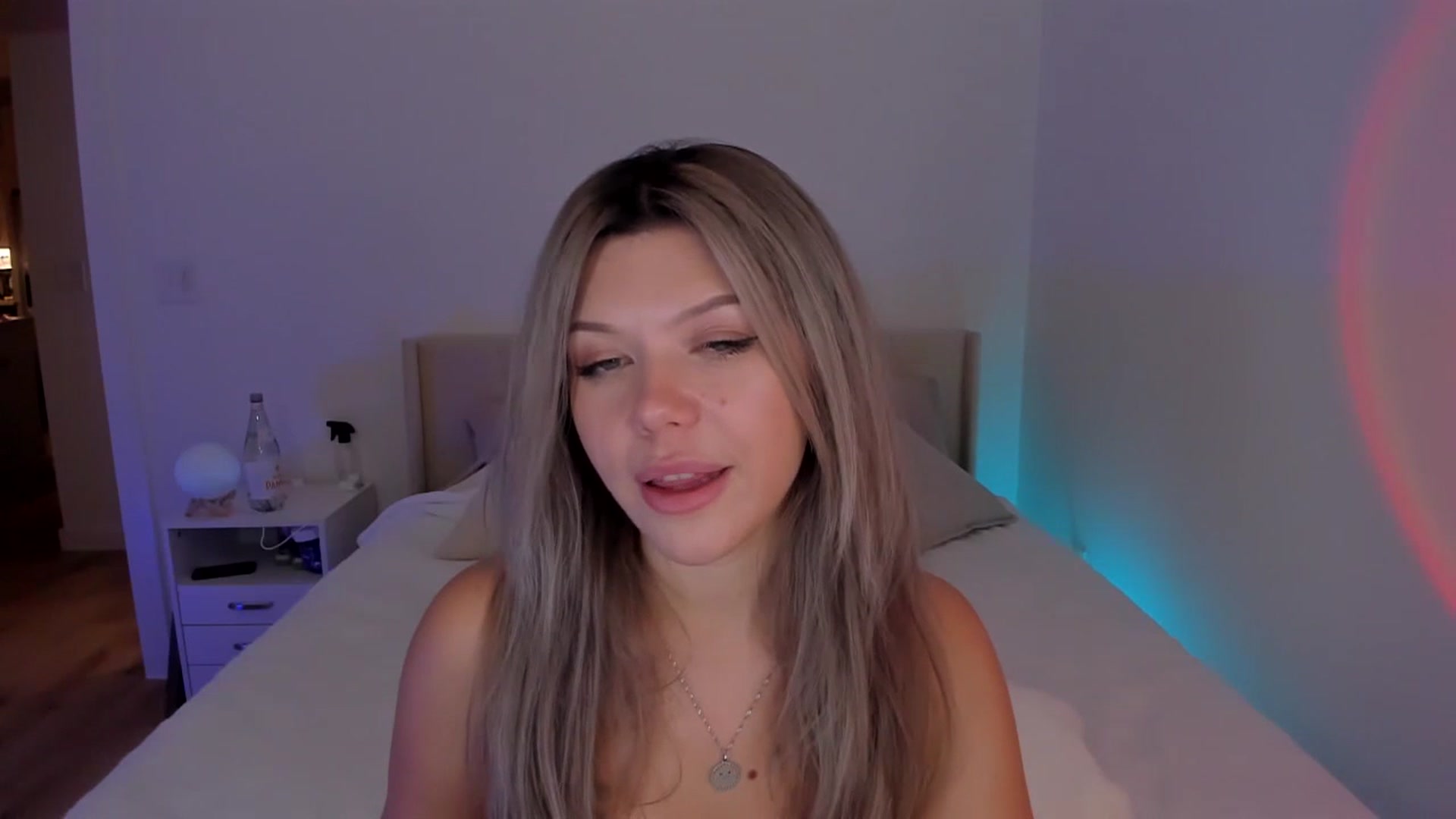 Gallery image thumbnail from Just_Vi's myfreecams stream on, 11/20/2025, 09:06 image 5 of 20