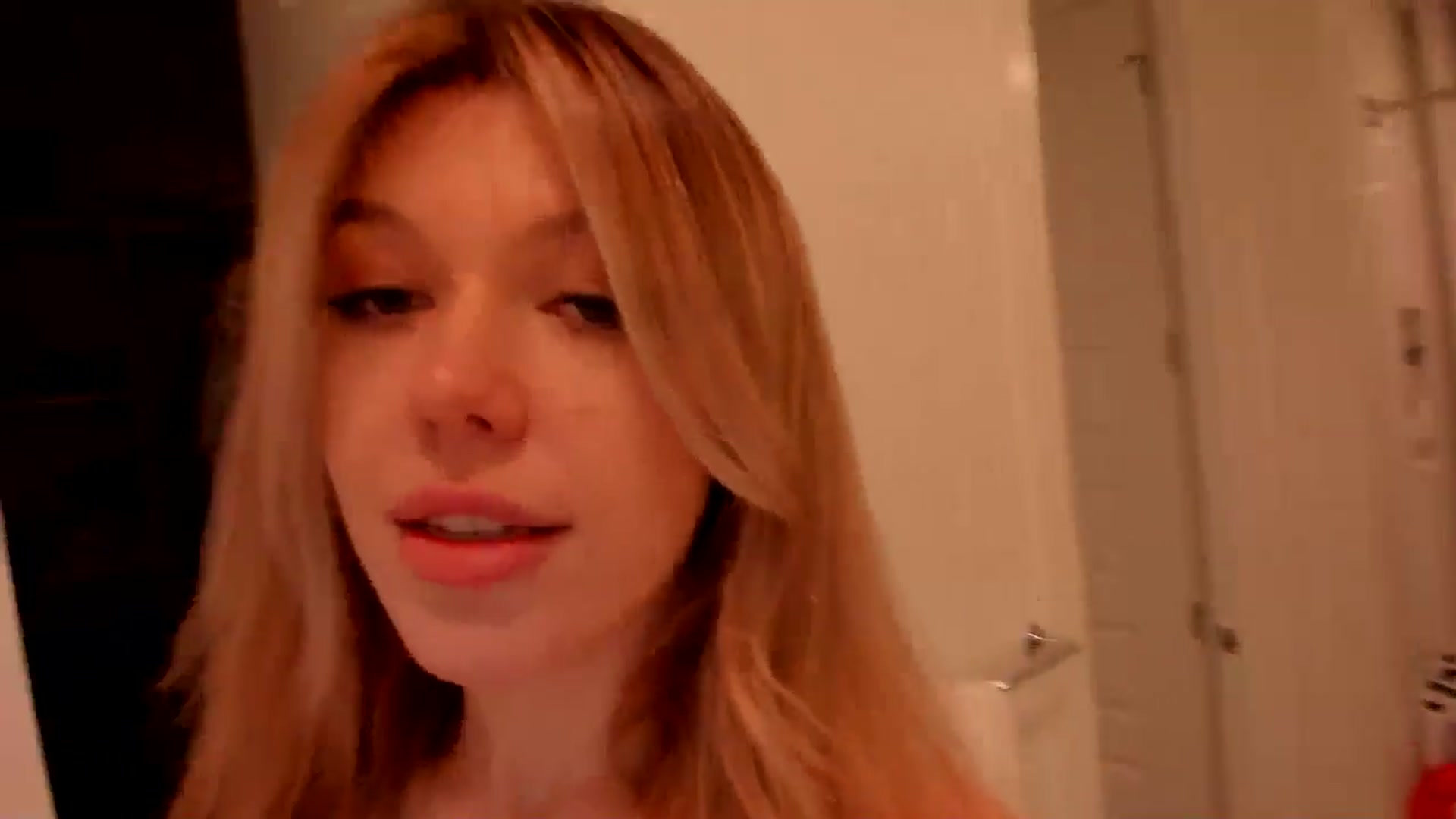 Gallery image thumbnail from Just_Vi's myfreecams stream on, 05/09/2026, 08:09 image 13 of 20
