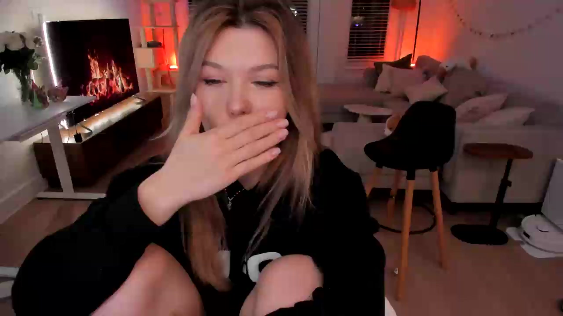 Gallery image thumbnail from Just_Vi's myfreecams stream on, 05/10/2026, 06:55 image 1 of 20