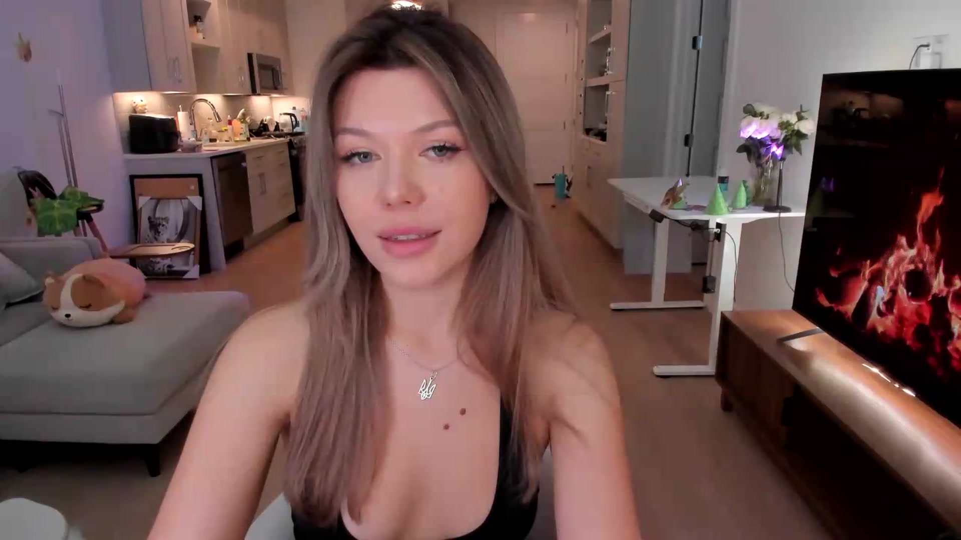 Gallery image thumbnail from Just_Vi's myfreecams stream on, 05/16/2026, 07:15 image 10 of 20