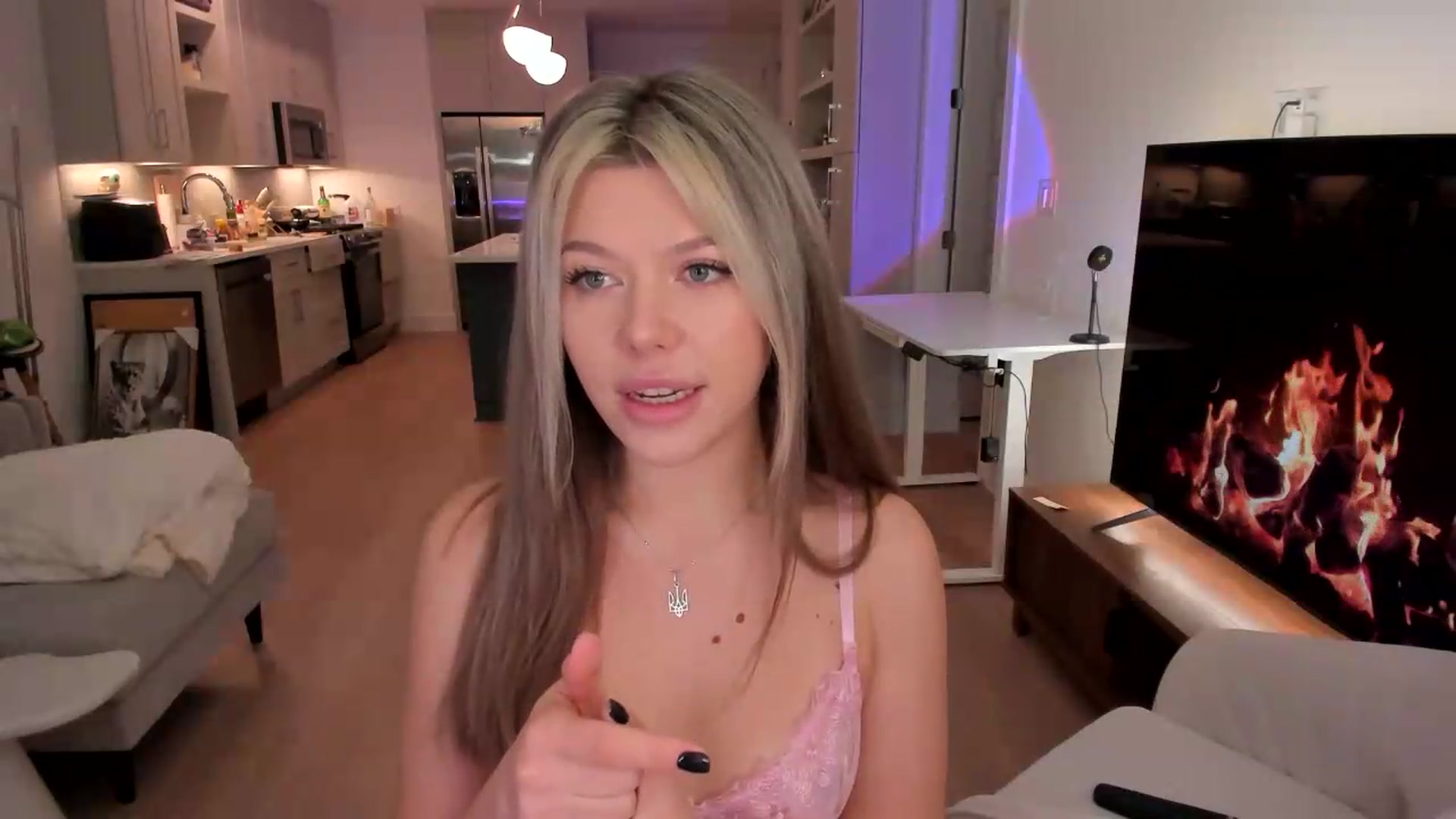 Gallery image thumbnail from Just_Vi's myfreecams stream on, 05/24/2026, 07:52 image 4 of 20
